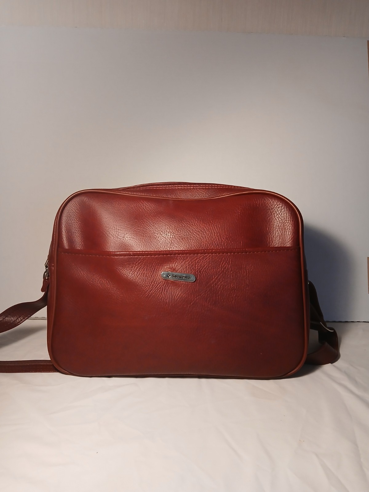 VTG Samsonite Carry On Tote Luggage Adj Shoulder Strap Burgundy Faux Leather 70s