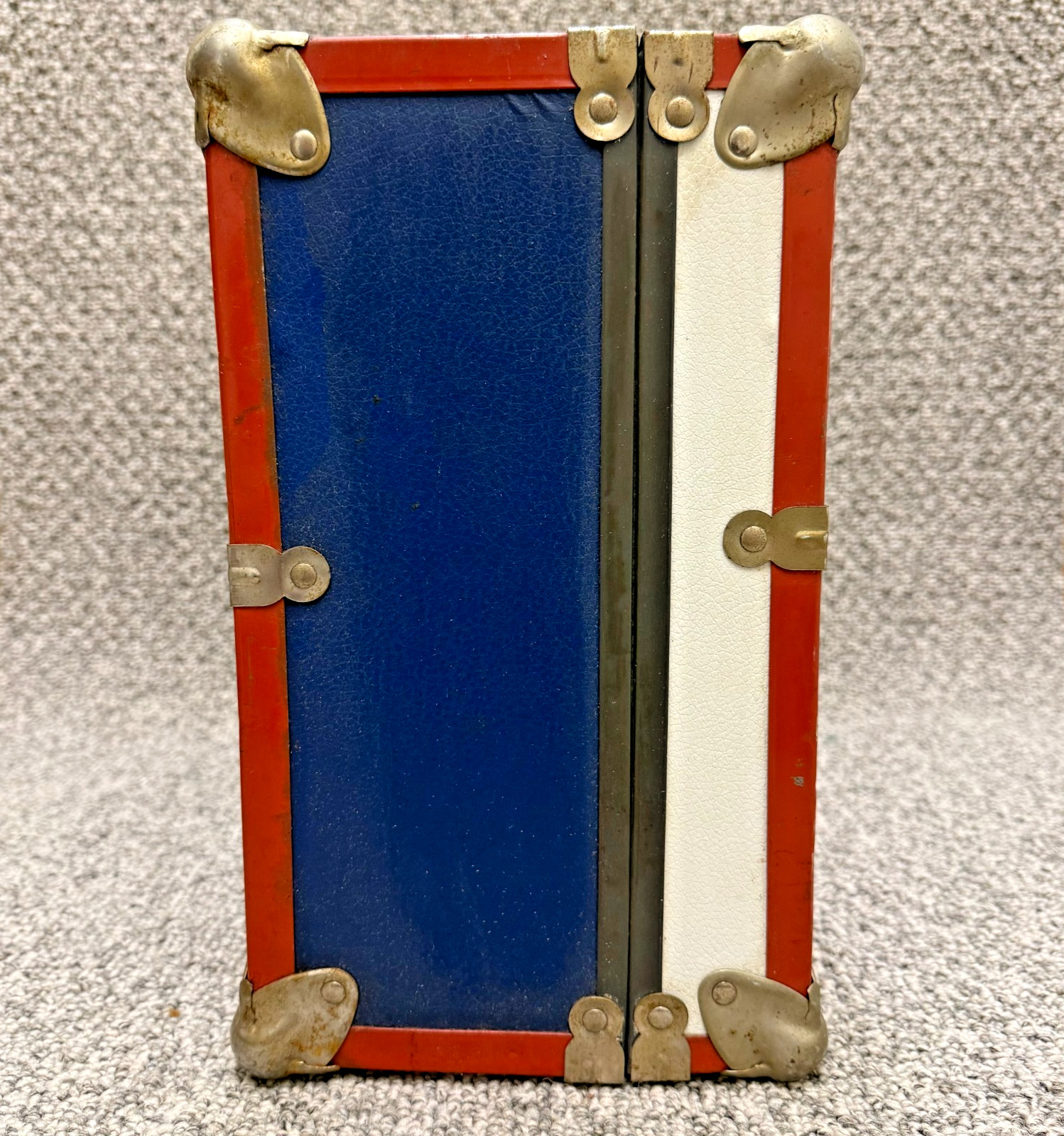 Vintage Hard Case/Suitcase or Stage Prop
