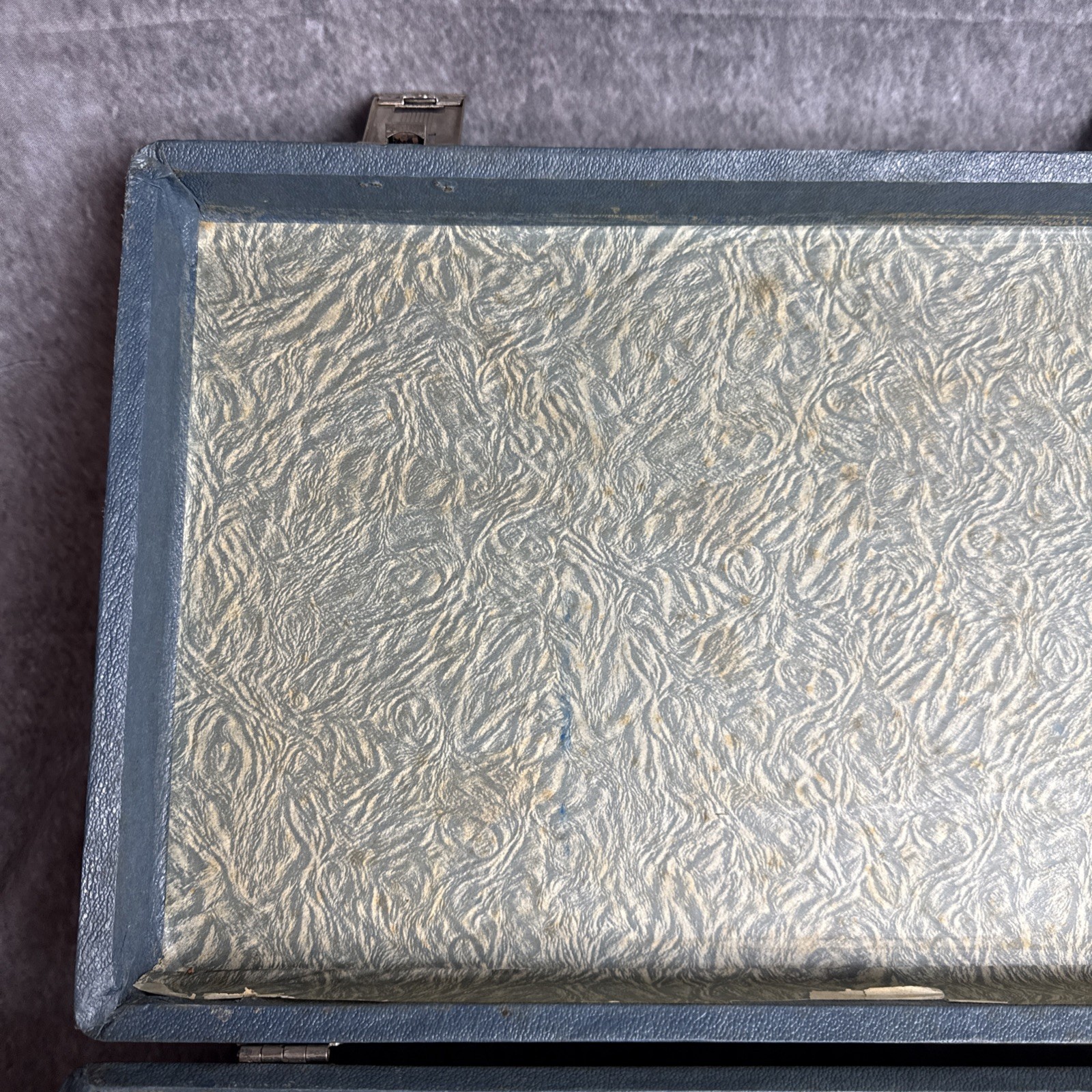 Blue VACATIONER Hardshell Suitcase w/ Flip Up Metal Latch & Bakelite Handle