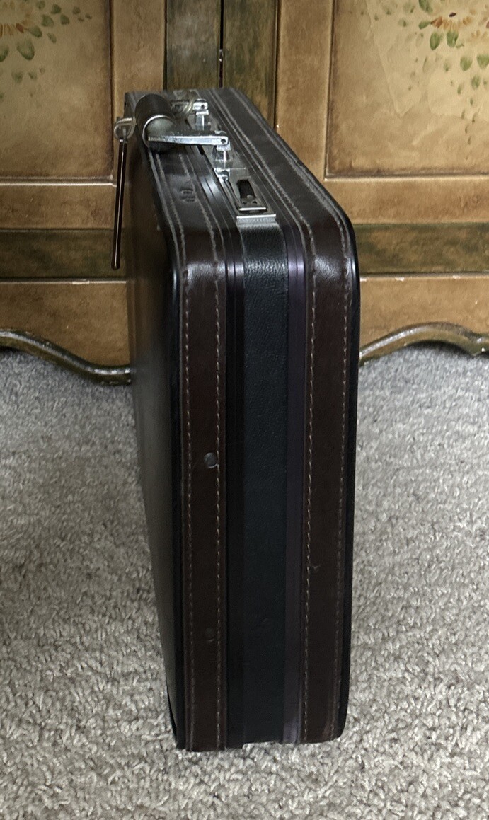 1980’s Vintage Platt Brown Lawyer Business Briefcase Attache Case With Lock NICE