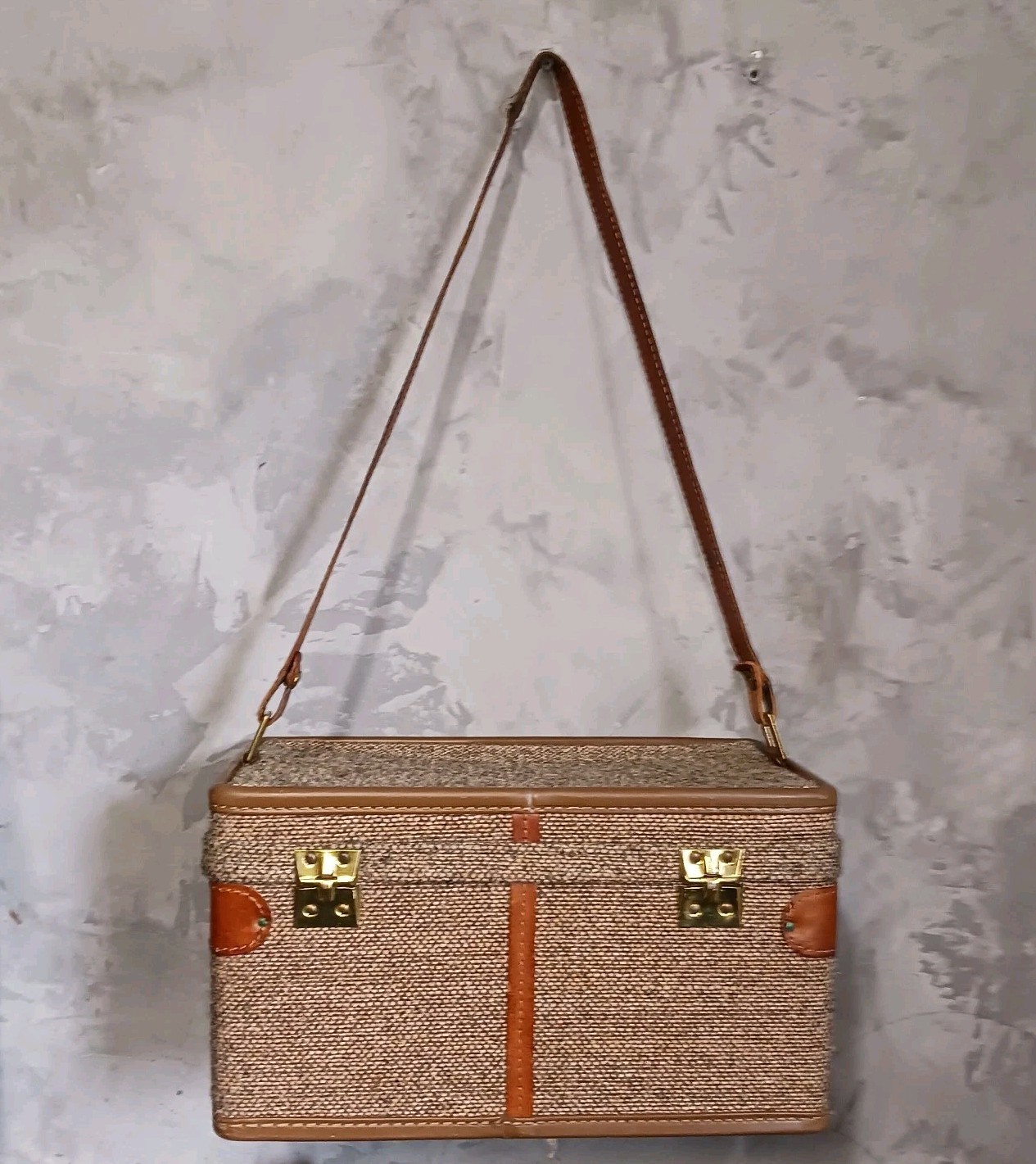 Hartmann Vintage Tweed Leather Train Case Makeup Toile Interior 15″ Travel Bag