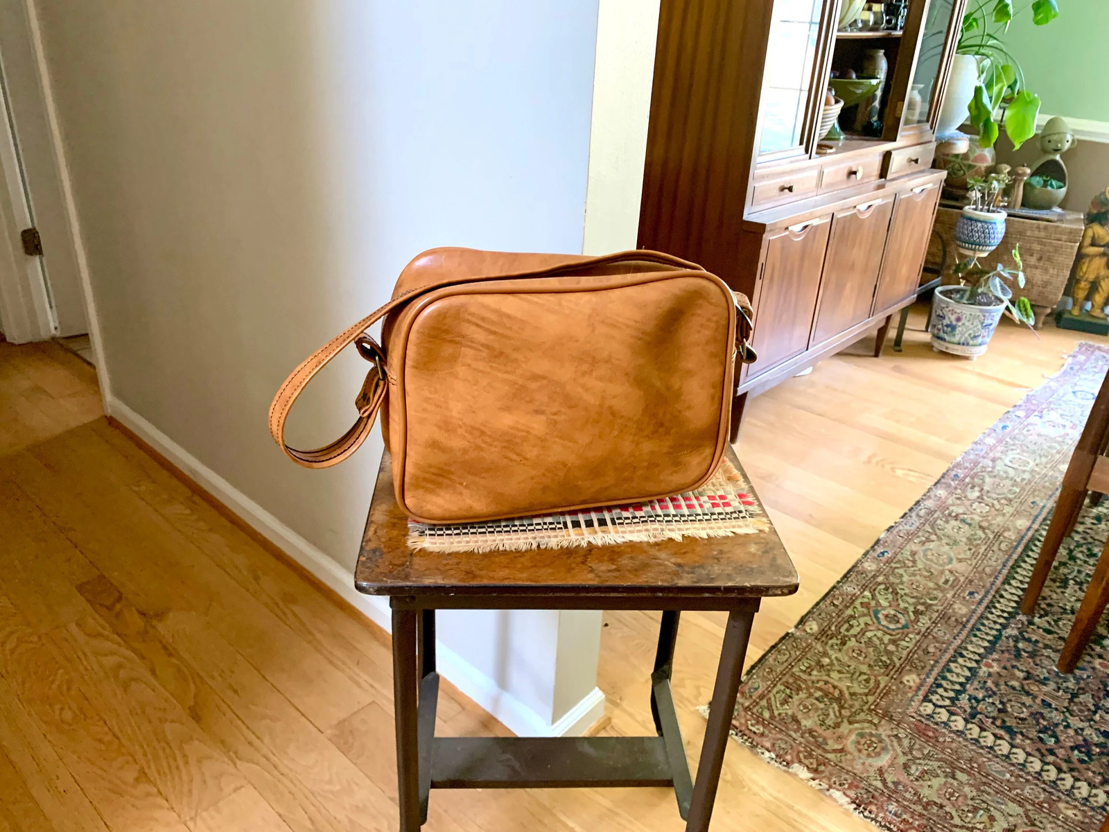 1970s Luggage Overnighter Brown Vinyl Shoulder Bag | 70’s Scovill Shoulder Bag