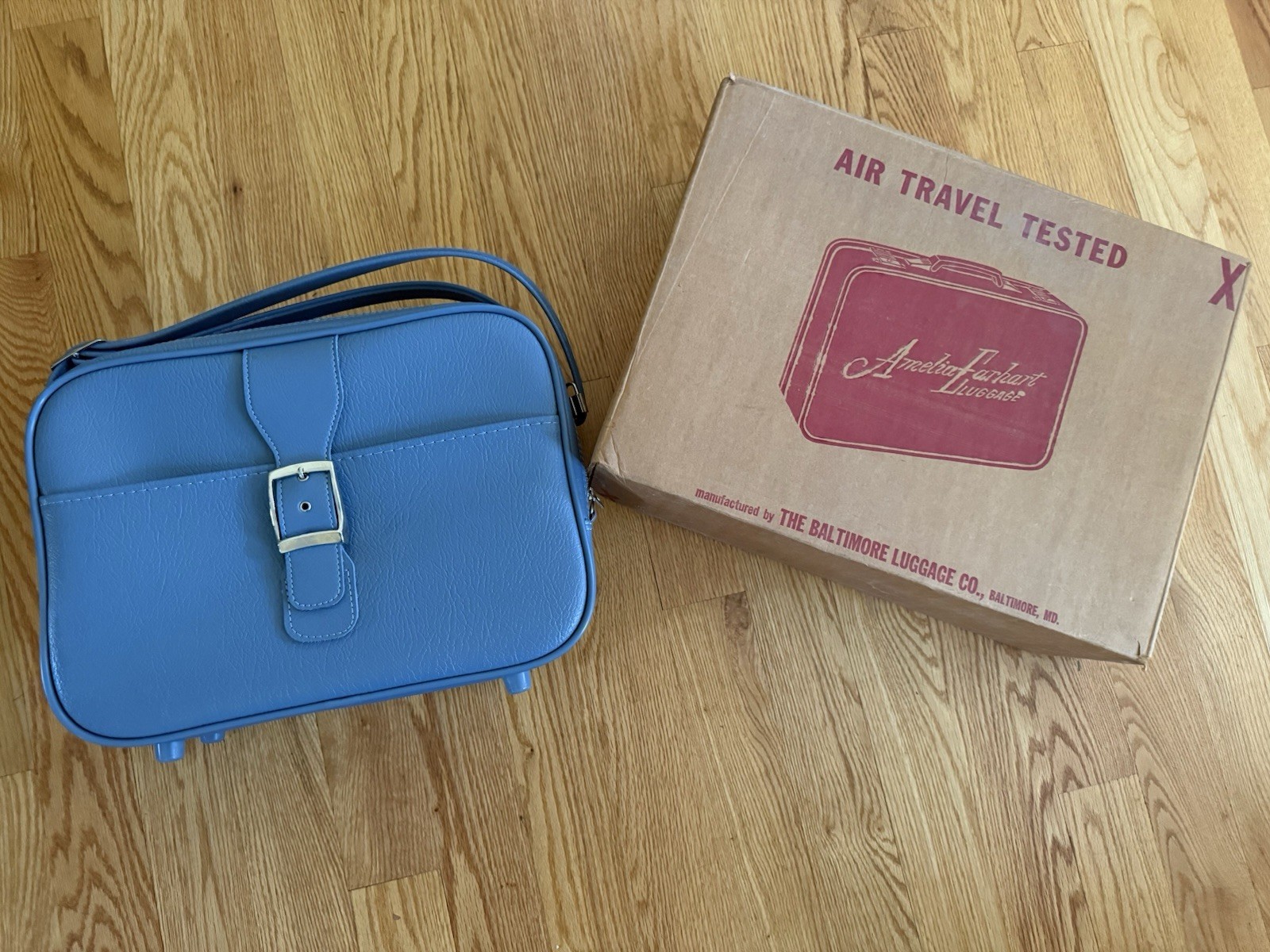 Super Rare NEW Blue Amelia Earhart Vintage Luggage Piece 16x12x5 With Keys & Box