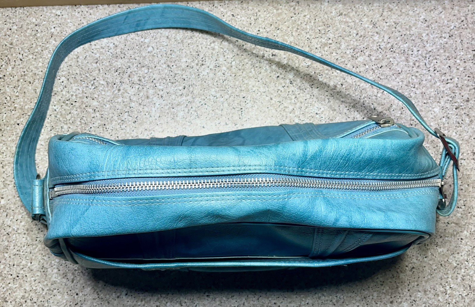 American Tourister travel set Blue Vinyl Pleather 1970’s Taiwan YKK zip Vintage