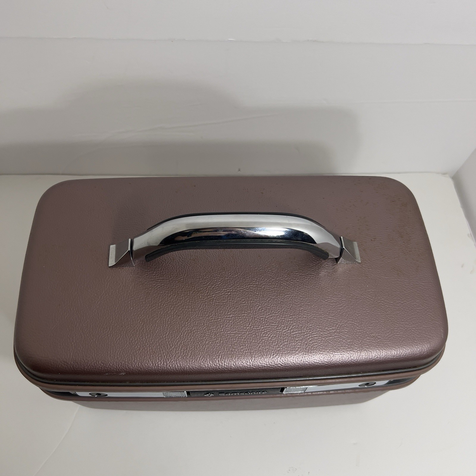 Samsonite Silhouette 4 Cosmetic Train Case Burgundy 1987 Made in USA with Keys