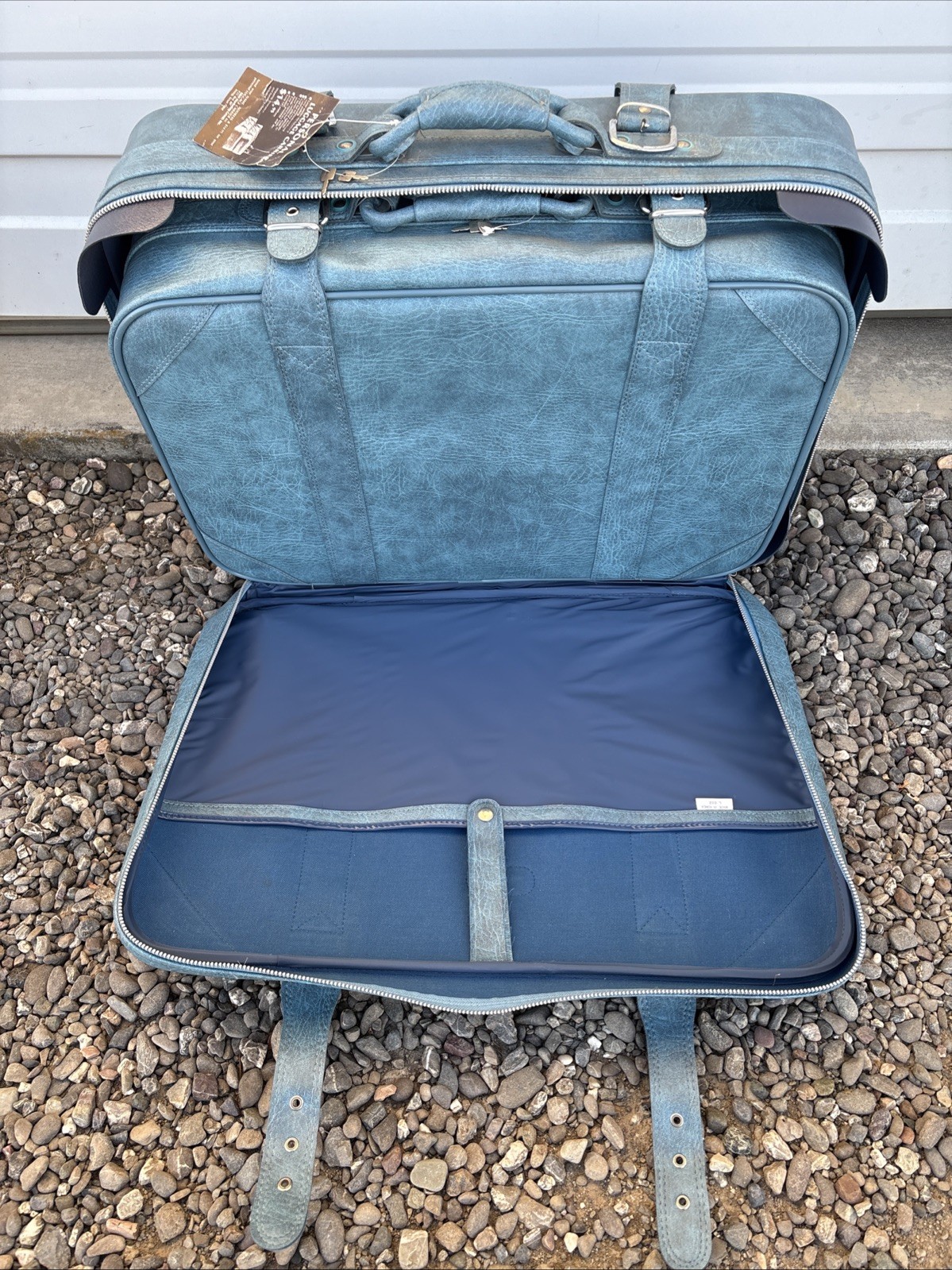1970s Blue Faux Leather Luggage 5 pc Set New Vista Dallas includes Keys Lock NOS