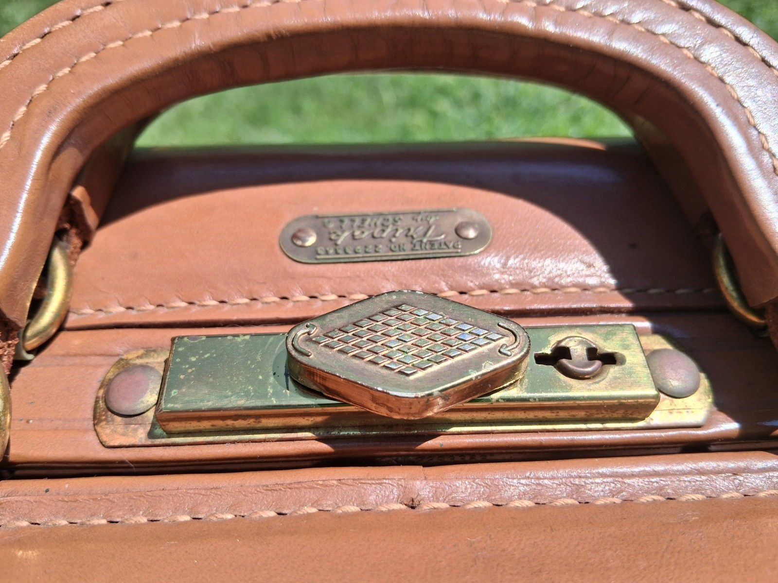RARE Vintage Genuine Cowhide Leather Schell Tripak Suitcase 20′ x 14 -Gorgeous!
