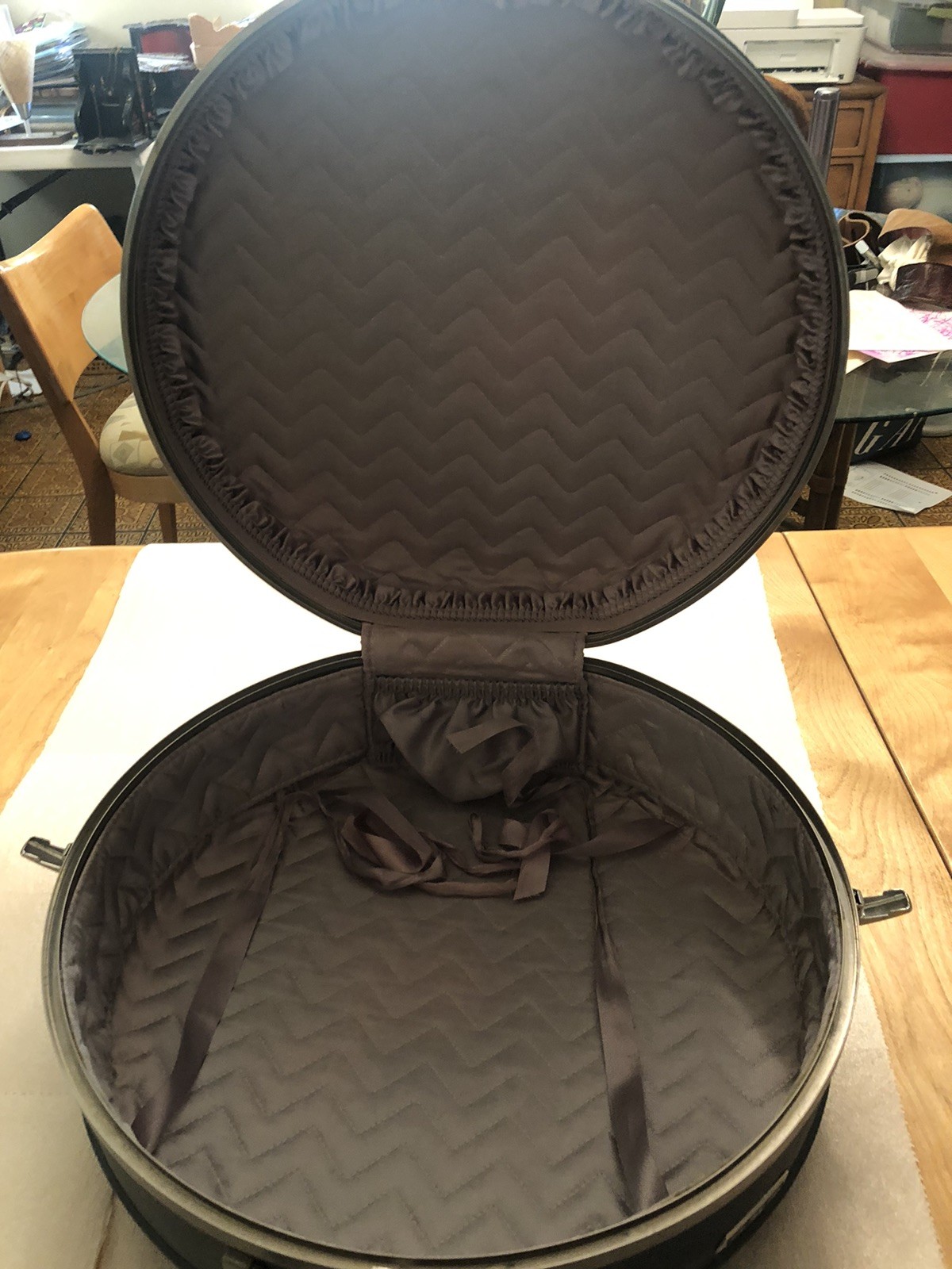 Vintage American Tourister “Tiara” Round Suitcase