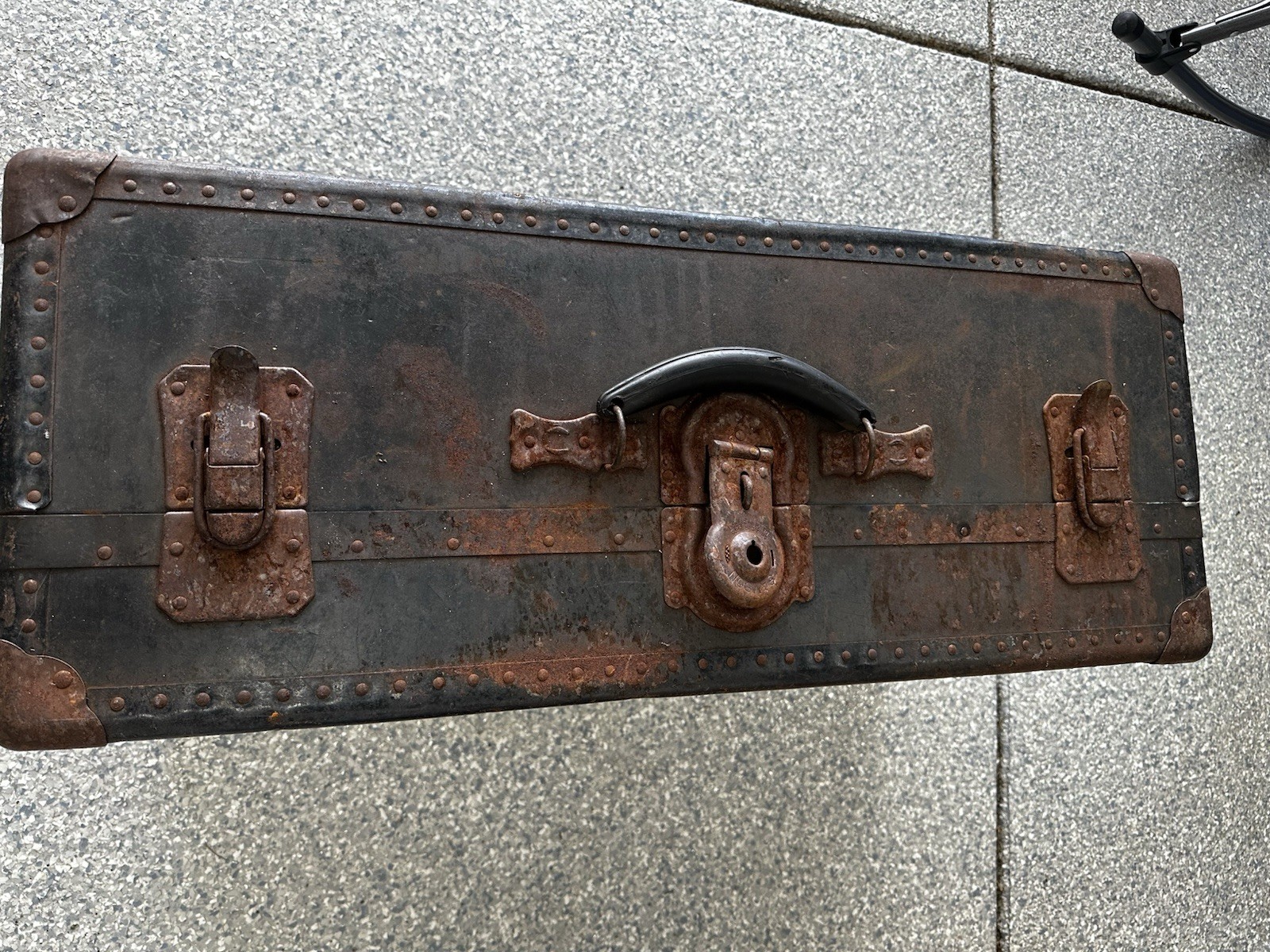 Vintage Black Hard Metal Suitcase Trunk w/ Locking Clasp, Up to 40L