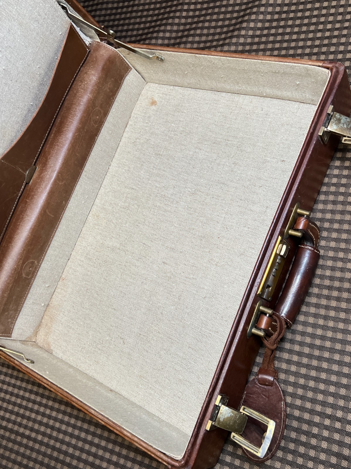 Vintage Bridlehide by Byron Brown Hard Shell Leather Locking Briefcase Attache