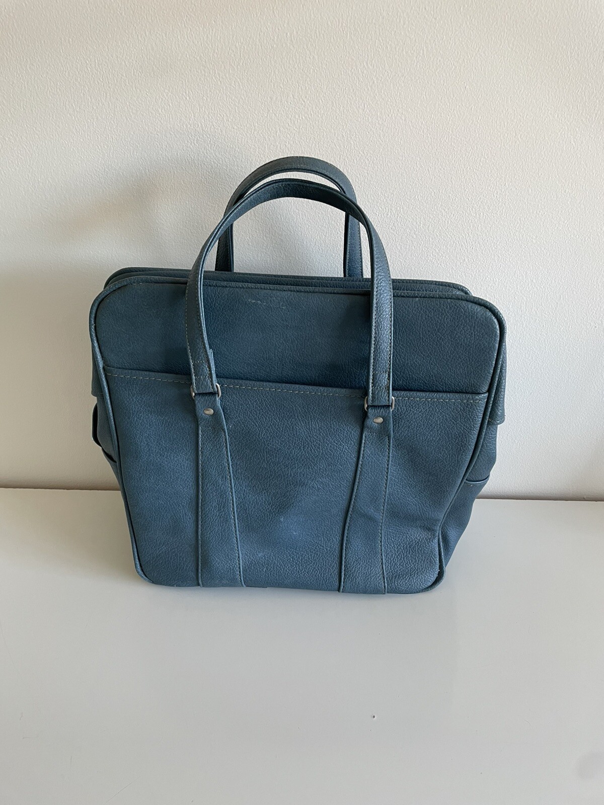 Vintage Royal Traveller Medalist Blue Vinyl Carry On bag Luggage Suitcase