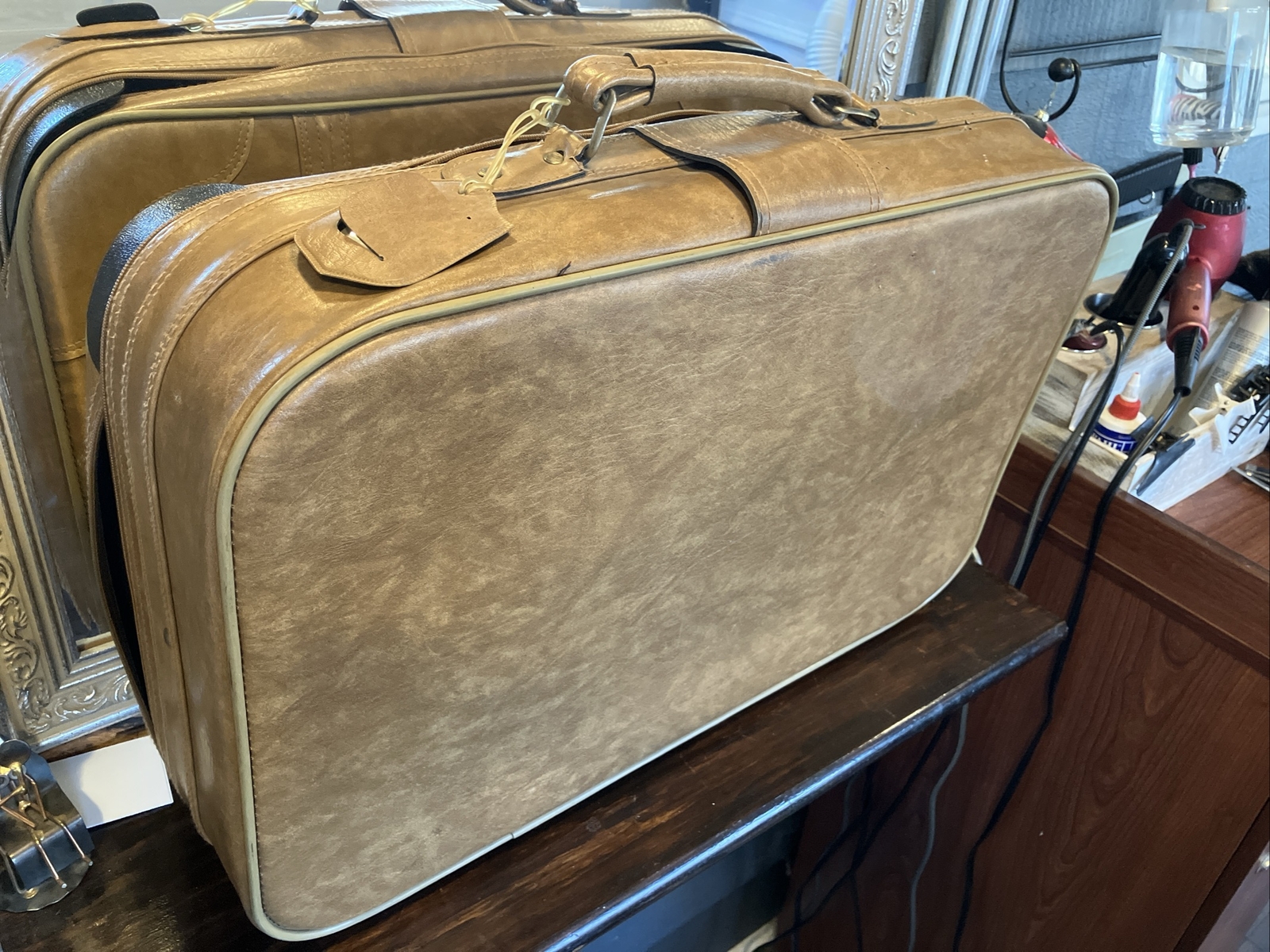 Vintage Brown Regency Suitcase, 20″ x 13″ x 6.5″ Buckle Leather Luggage