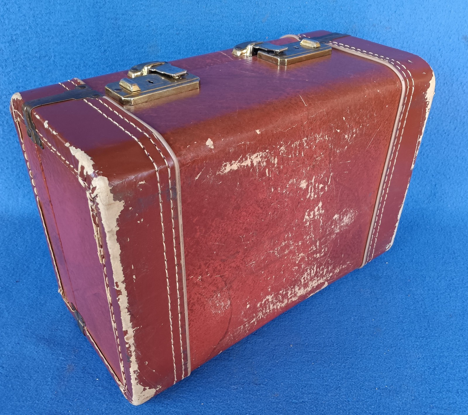 Vintage 1940’s Brown Faux Leather Hard Travel Train Makeup Case Luggage Suitcase