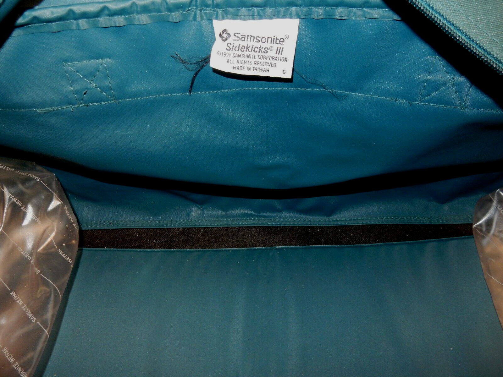 NEAR MINT 1991 Vintage GREEN SAMSONITE SIDEKICKS III DUFFLE W/ Original Strap