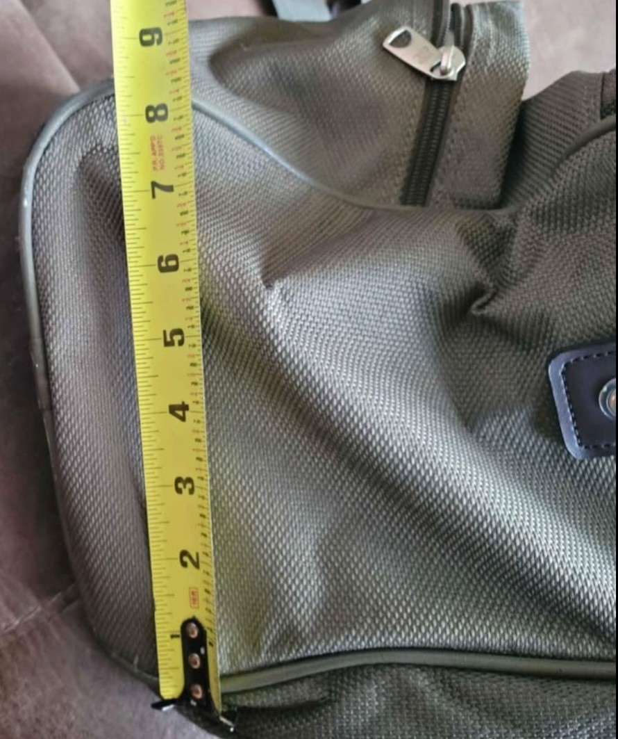 American Tourister Arizona Messenger Bag Shoulder Travel Carry On