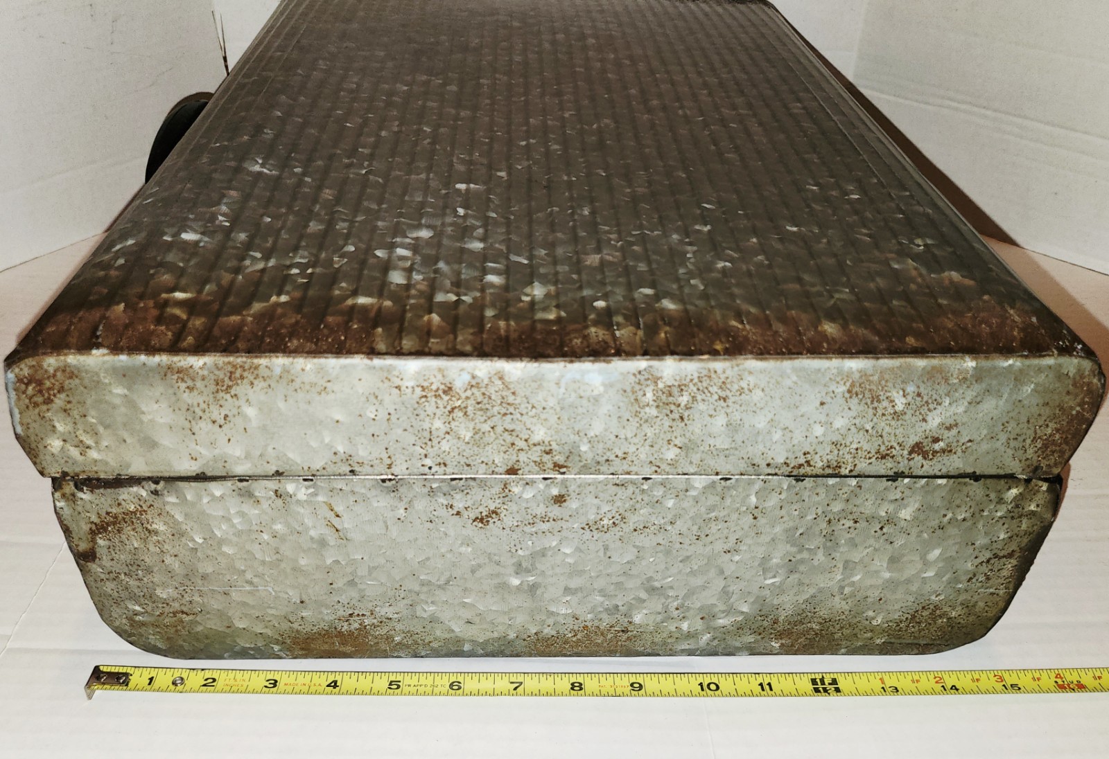 Rare Vintage Distressed Galvanized Metal Attache Case Suitcase 20″x14″x6″ Travel
