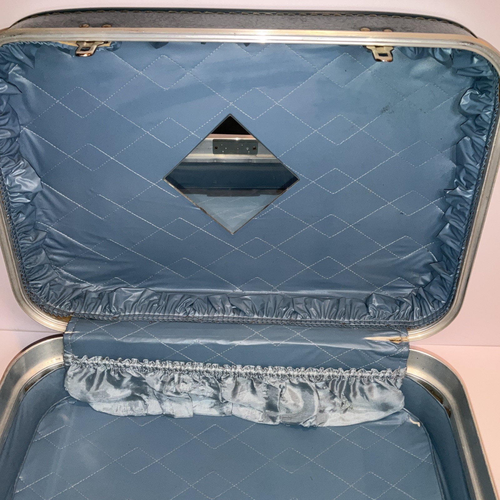 Vintage Blue Train Case Hard Shell Makeup Suitcase w/ Mirror Lock No Key