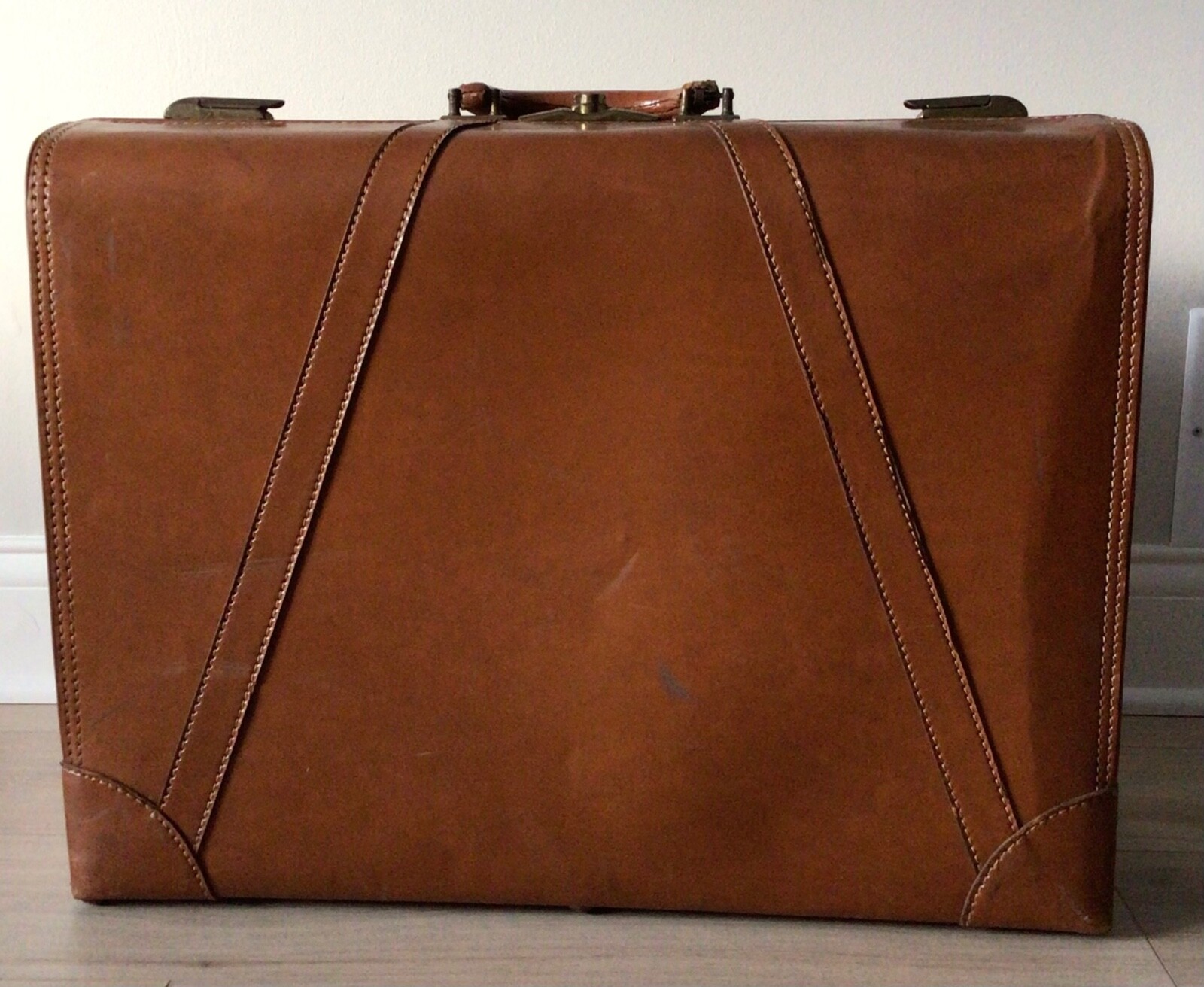 Vintage Retro Antique Large Brown Leather Suitcase Handled Travel Luggage