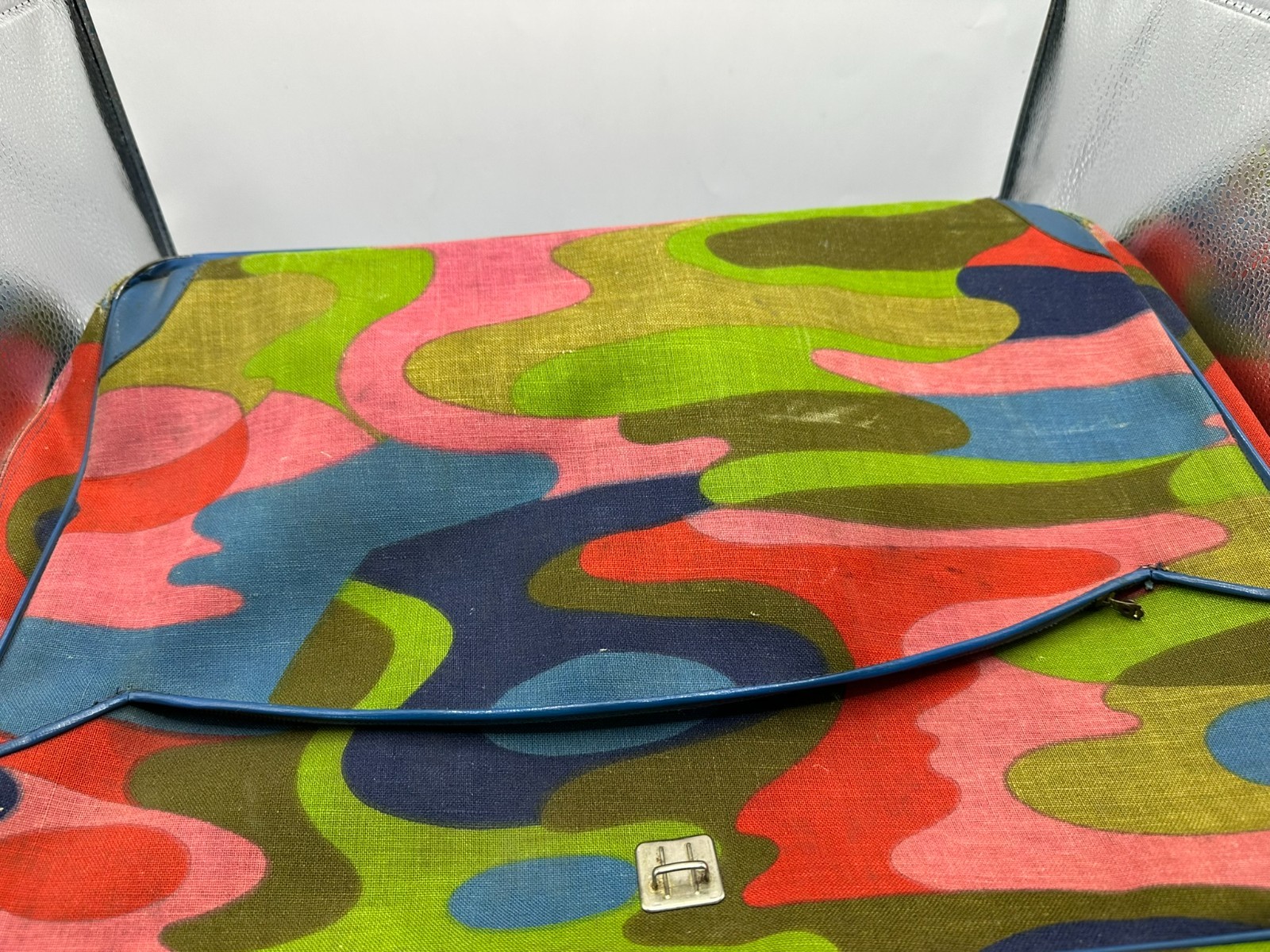 VTG Luggage Carry On Baggage Suitcase Bag Retro Hippie Psychedelic Camouflage