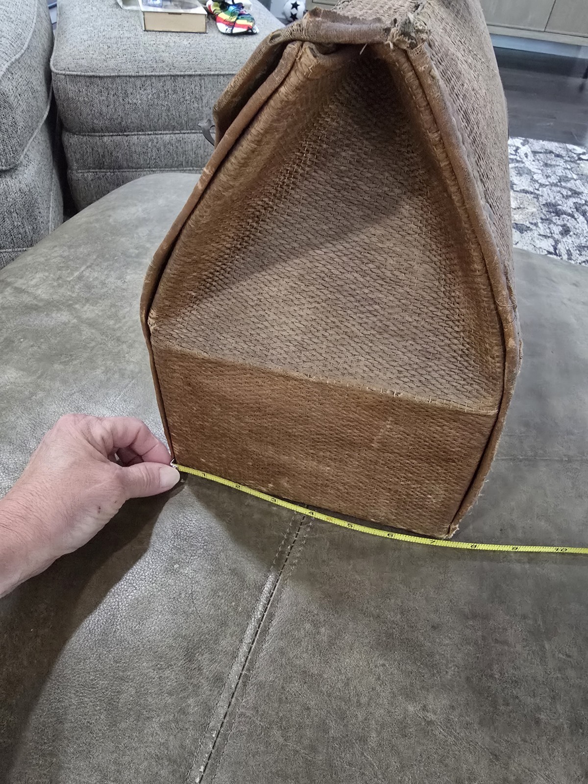 Vintage woven expandable doctors bag 16 by 10 1/2 by 7 inches