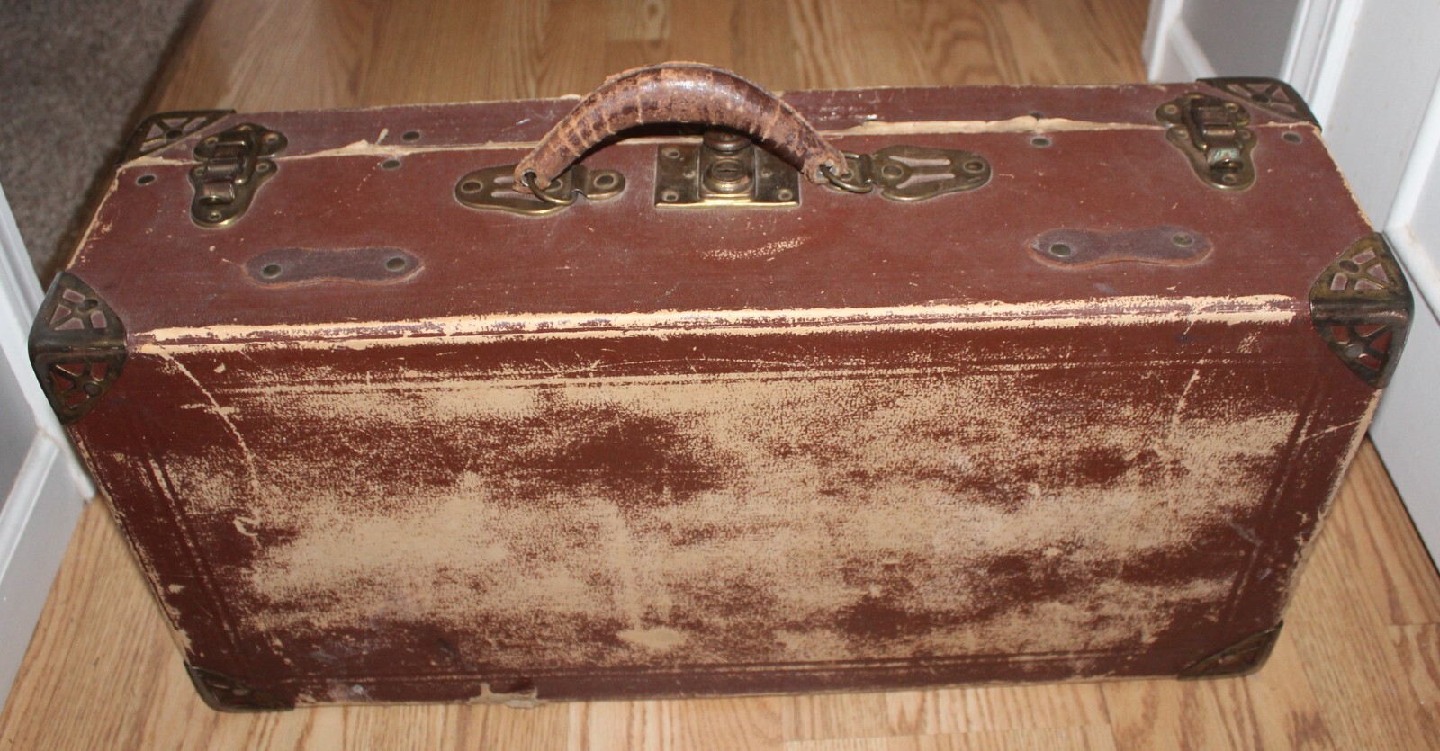 VINTAGE LEATHER HANDLED BRASS FAUX LEATHER CARDBOARD SUITCASE ART DECO MCM