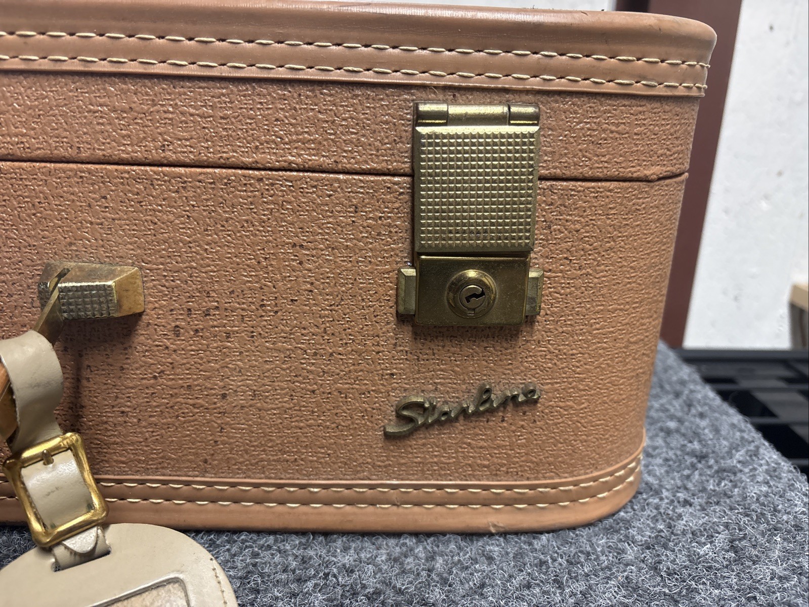 Vintage Large Starline Hard Suitcase 50’s Luggage 21 x 14 X 7 Tan/brown