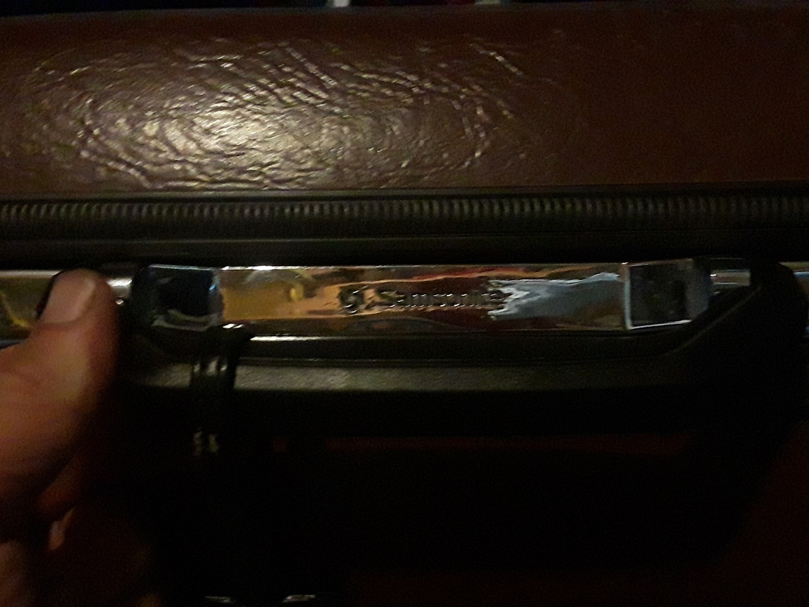 VINTAGE X-LARGE SAMSONITE HARDSHELL SUITCASE W/ PULL HANDLE WHEELS & LOCK / KEY