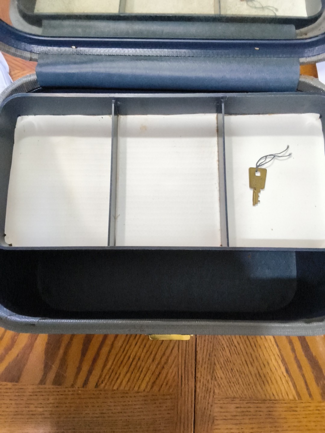 Authentic Vintage Lady Baltimore Vanity Case, Complete w/tray and key!! /A1