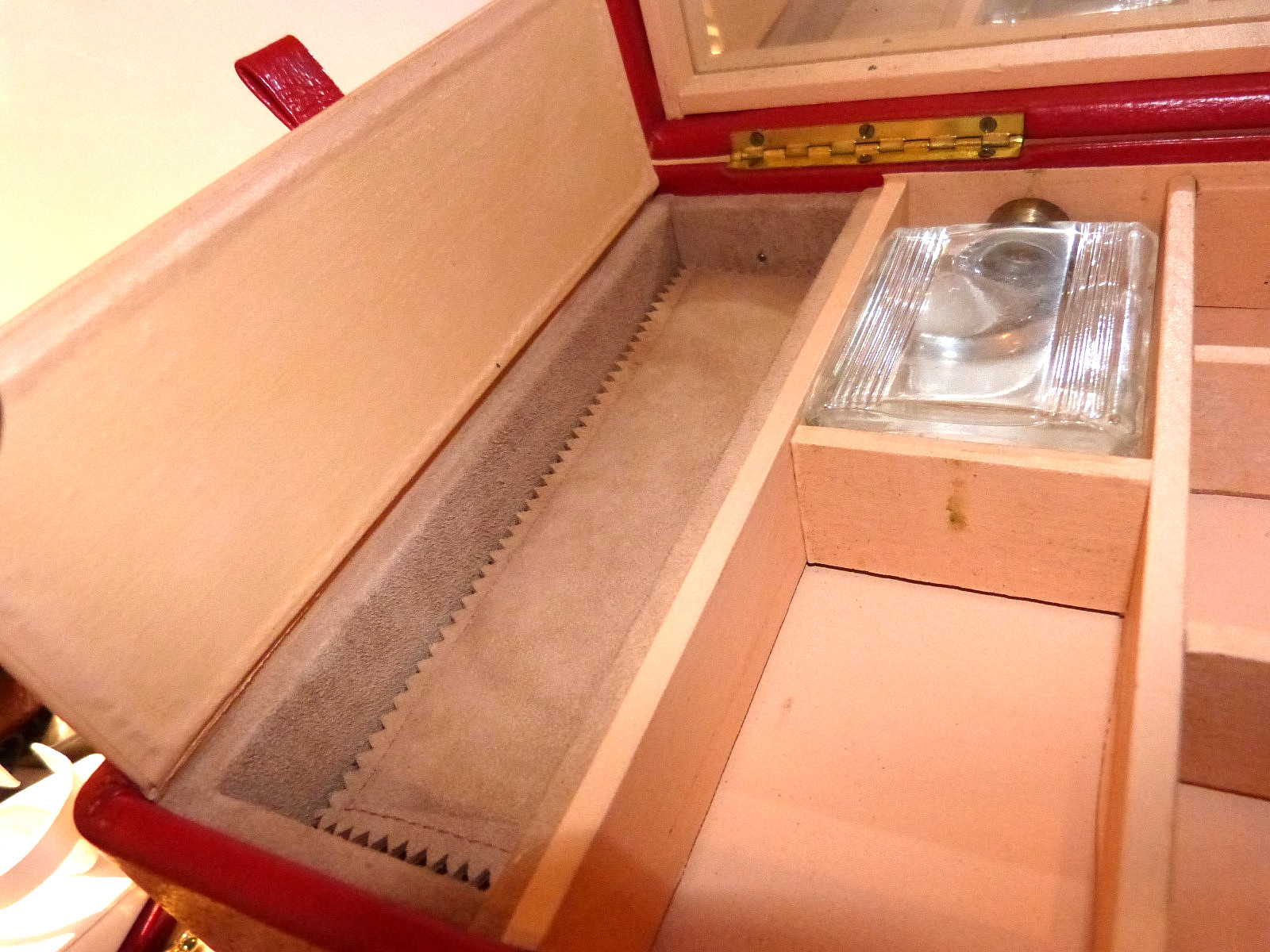 Vintage Red Leather Travel Overnight Vanity Train Case – 2 Section – Estate Find