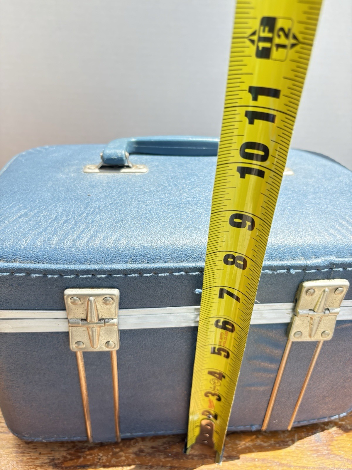 Vintage Blue Hard Train Makeup Case Luggage Mirror 1960’s Traveling Bag Retro