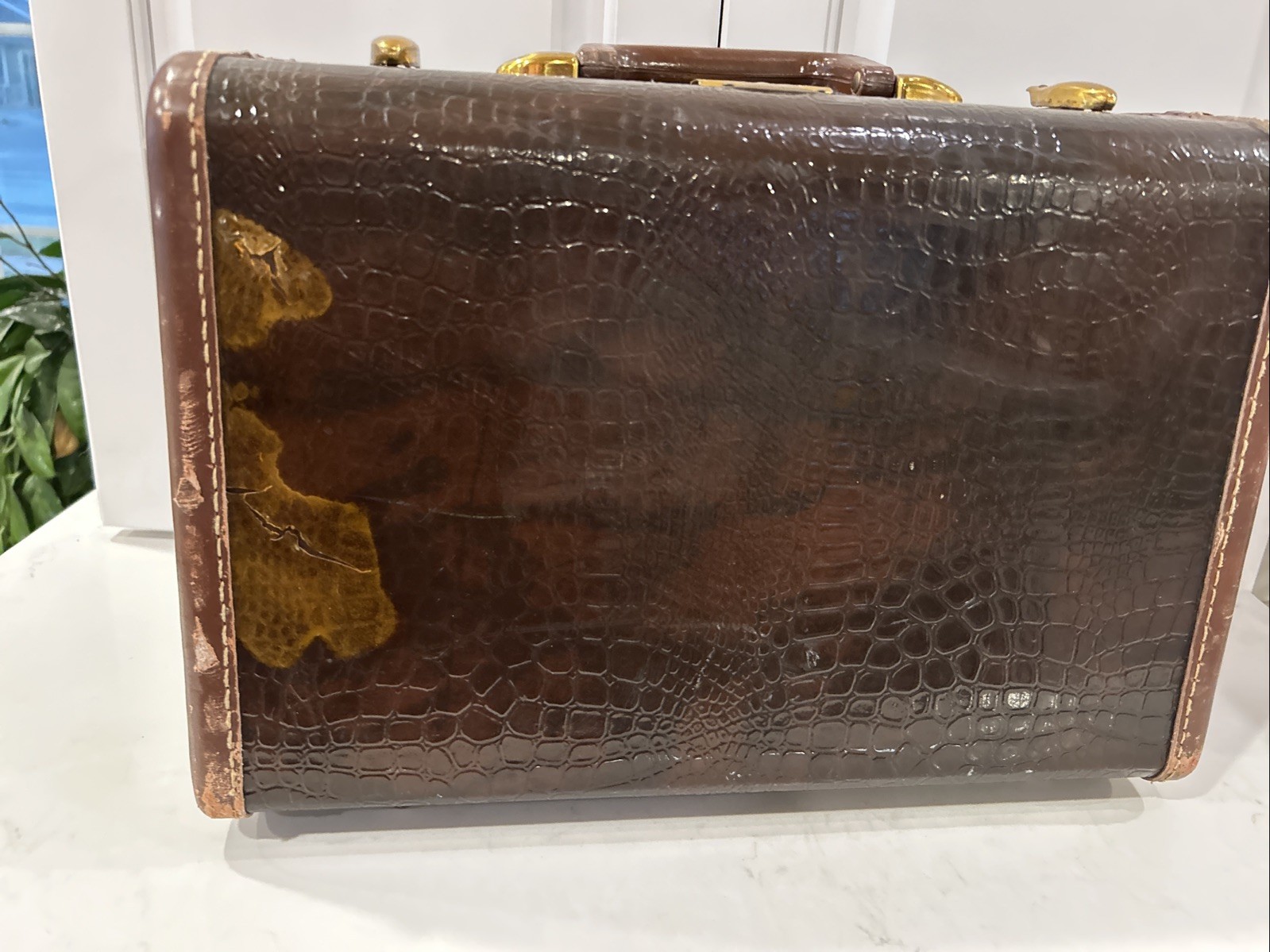 Vintage Shwayder Brothers Samsonite Faux Alligator Suitcase 4112 1940s