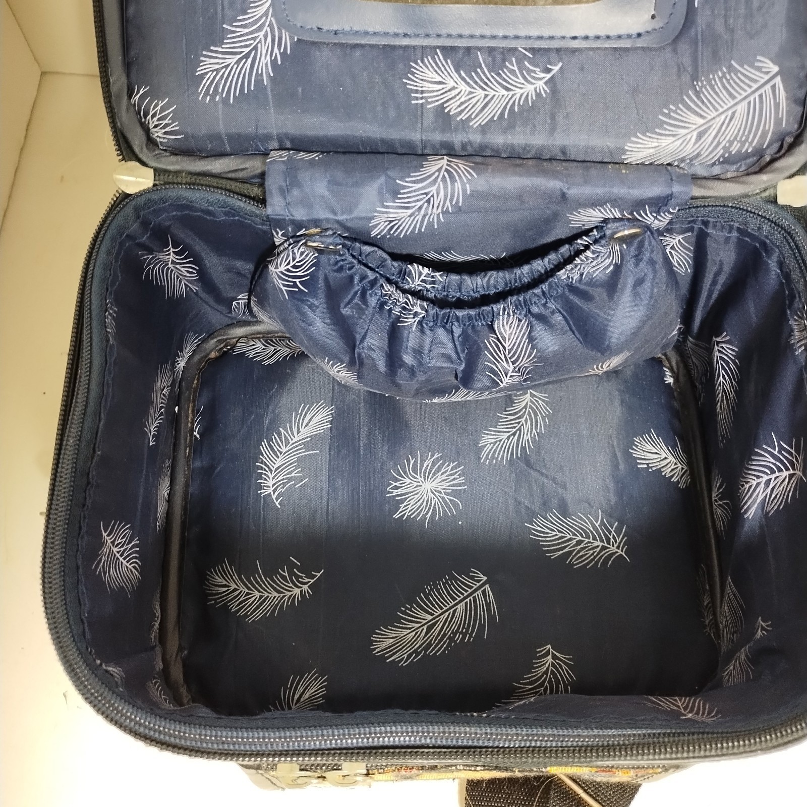 Vintage Tapestry Faithful Companion Toiletry Makeup Bag Case With Lock & 2 Keys