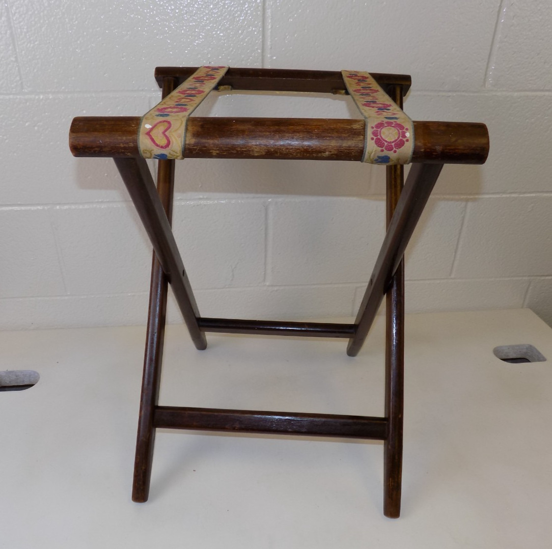 Vintage Wooden Folding Luggage Suitcase Rack Stand Floral Straps 21” AirBnb
