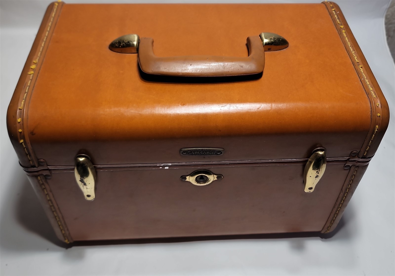 Samsonite Shwayder Bros. Brown Leatherette Train Case Model 4612 – No key