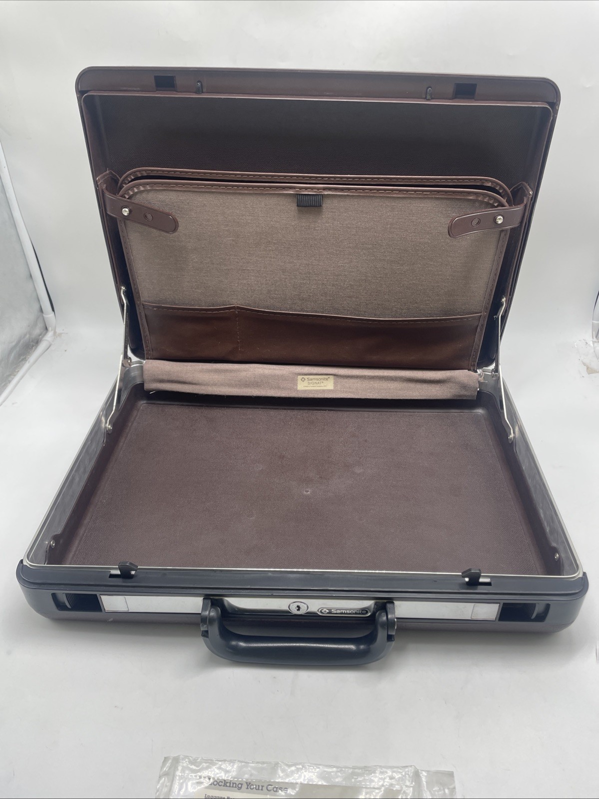 Vintage Samsonite Signat Brown Hard Shell Briefcase w/ 2 Keys/Insert Sealed