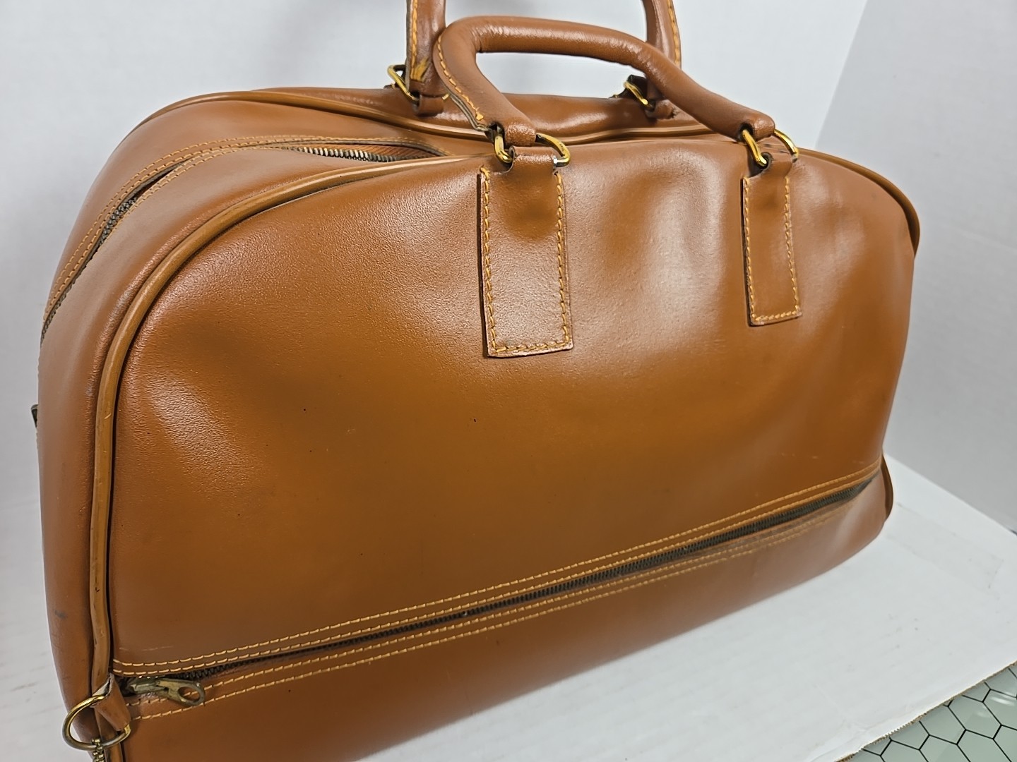 Vintage Harrisons Leather Goods ZippoGrip Cowhide Doctors Bag Duffle (19″x9″x9″)