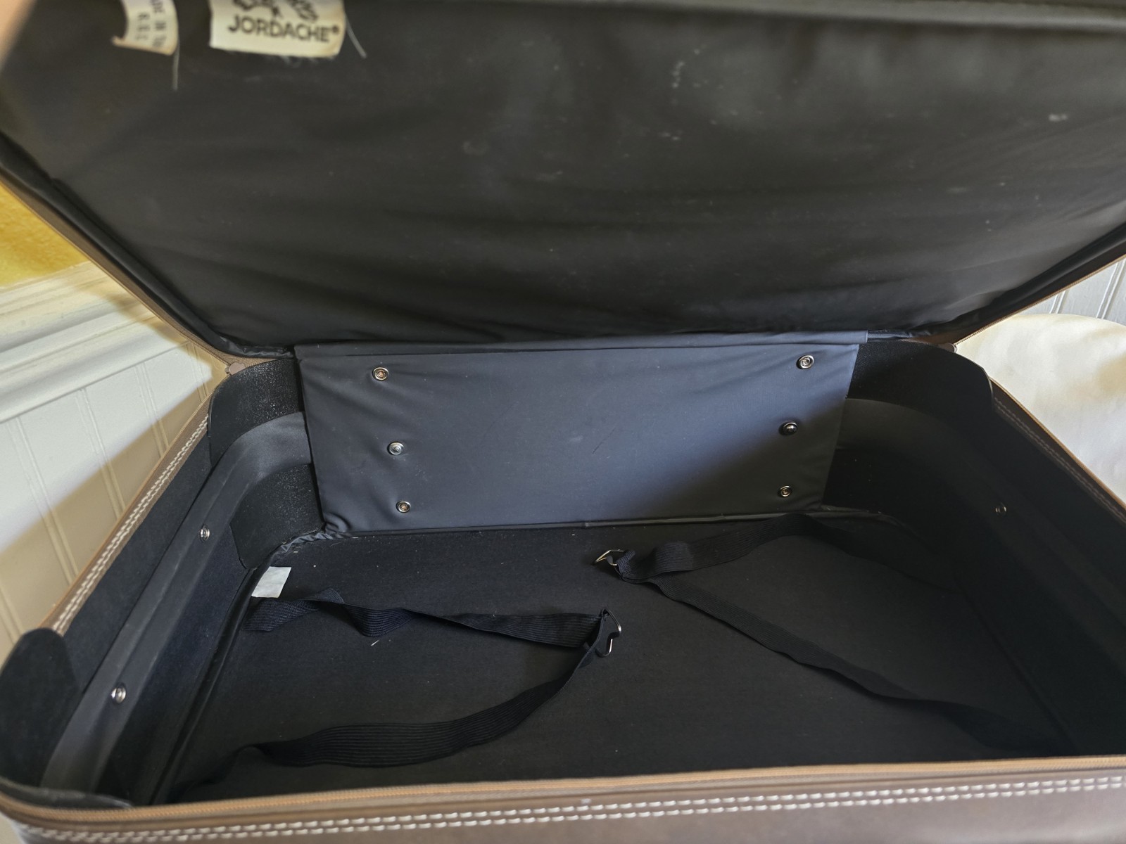 Vintage Jordage Travel Tweed Suitcase 22x14x7″