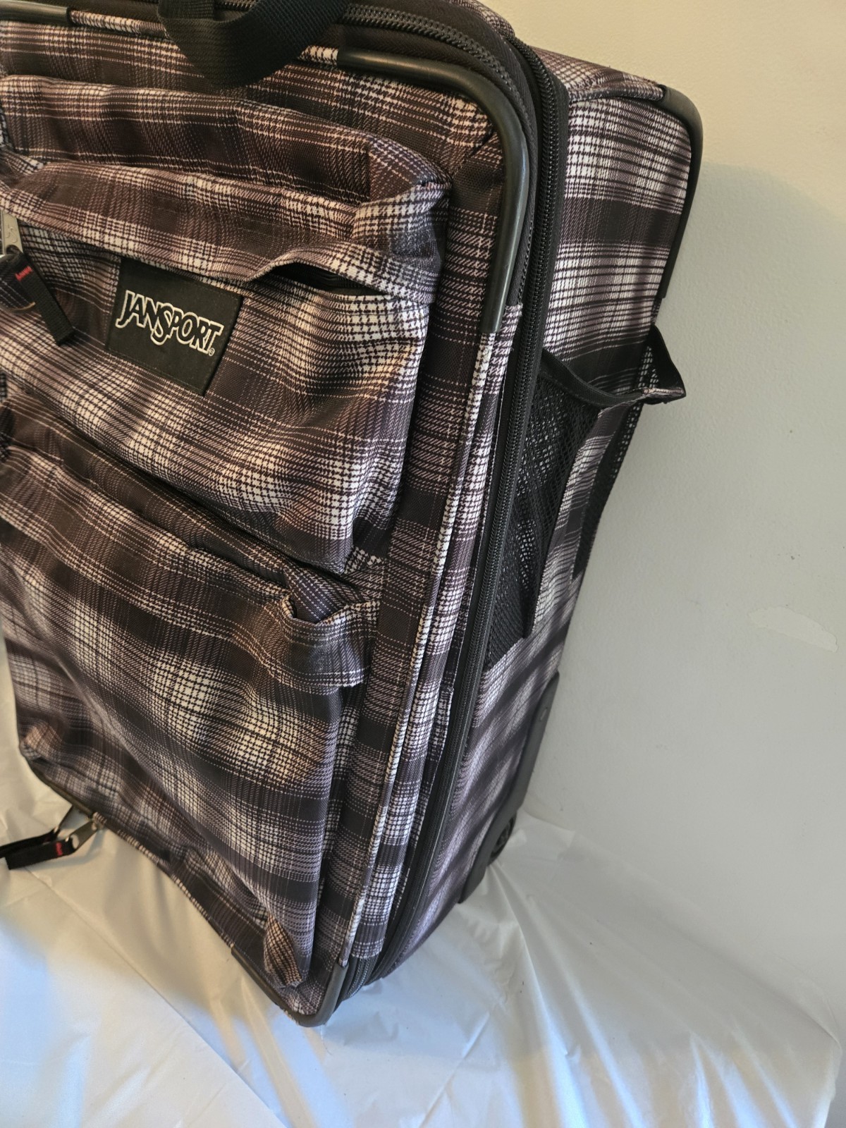 Jansport Plaid Soft Travel Case 24x15x10 Free Shipping
