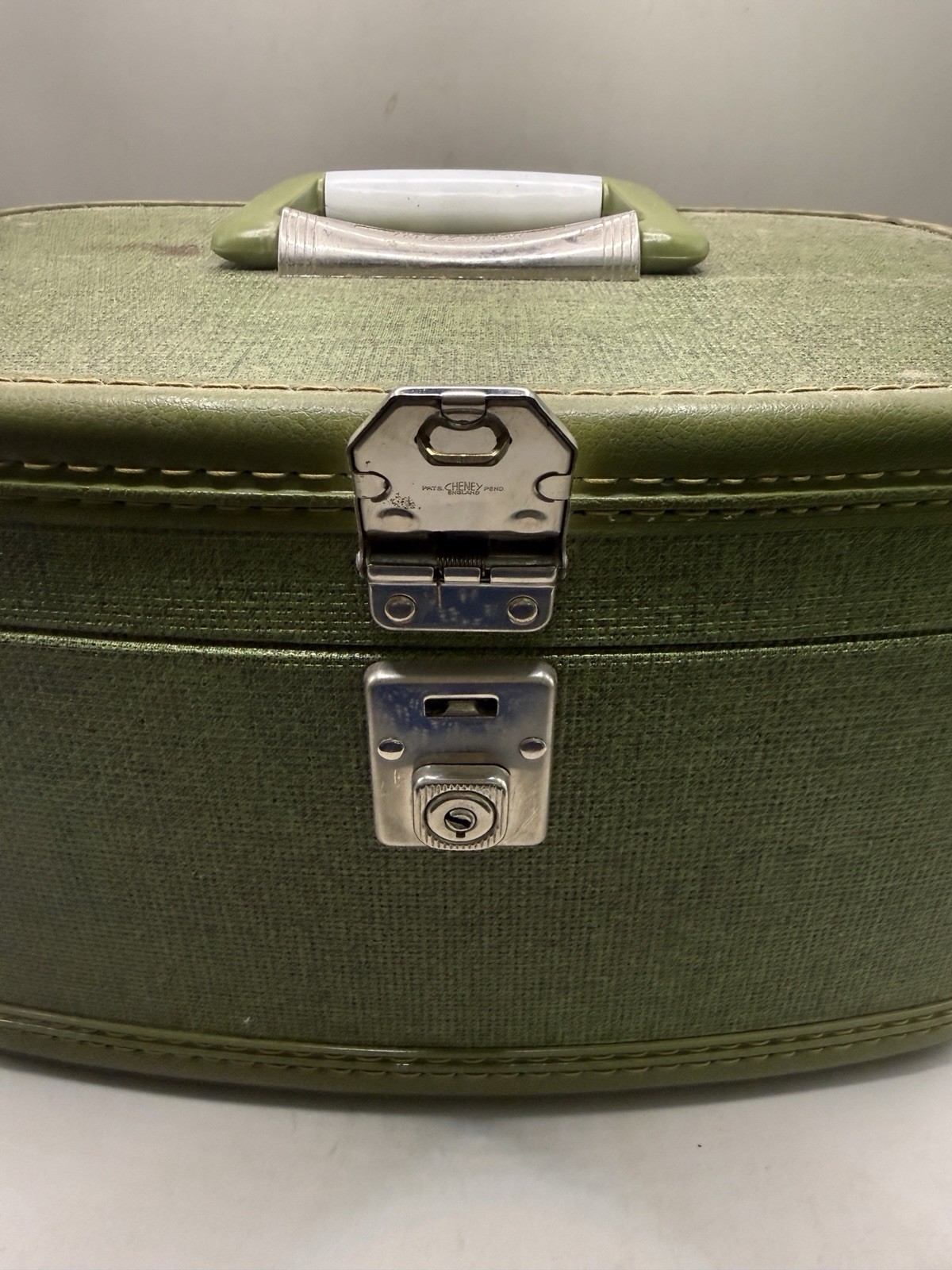 Vintage Travel Smart Train Case 1960’s Avocado Green makeup Vanity Mirror Tray