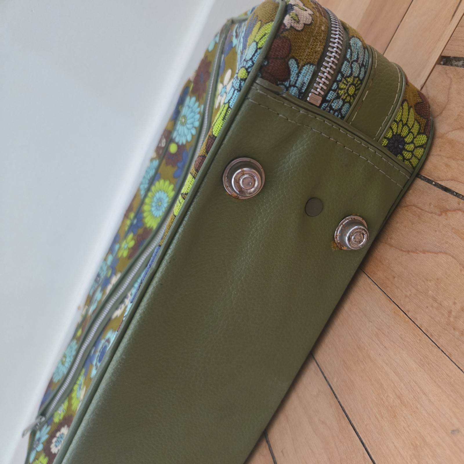 1960s Vintage Bantam Travelware Green Floral Mod Pattern Suitcase Luggage Japan