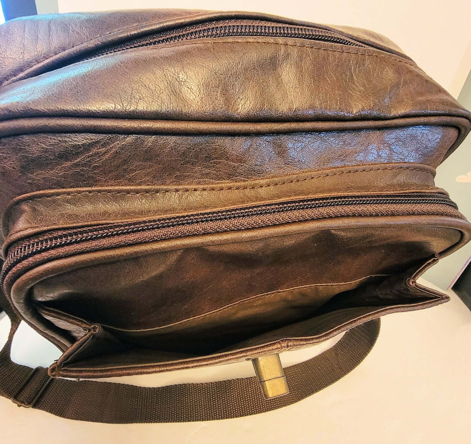 Out Brook Chocolate Gear Bag Multi-functional Organizer with Internal Pockets