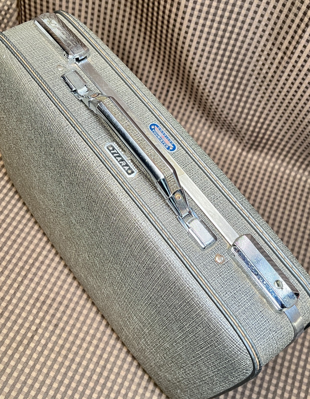 Vintage American Tourister Tiara 18×13″ Gray Hard Shell Suitcase Luggage Plaid