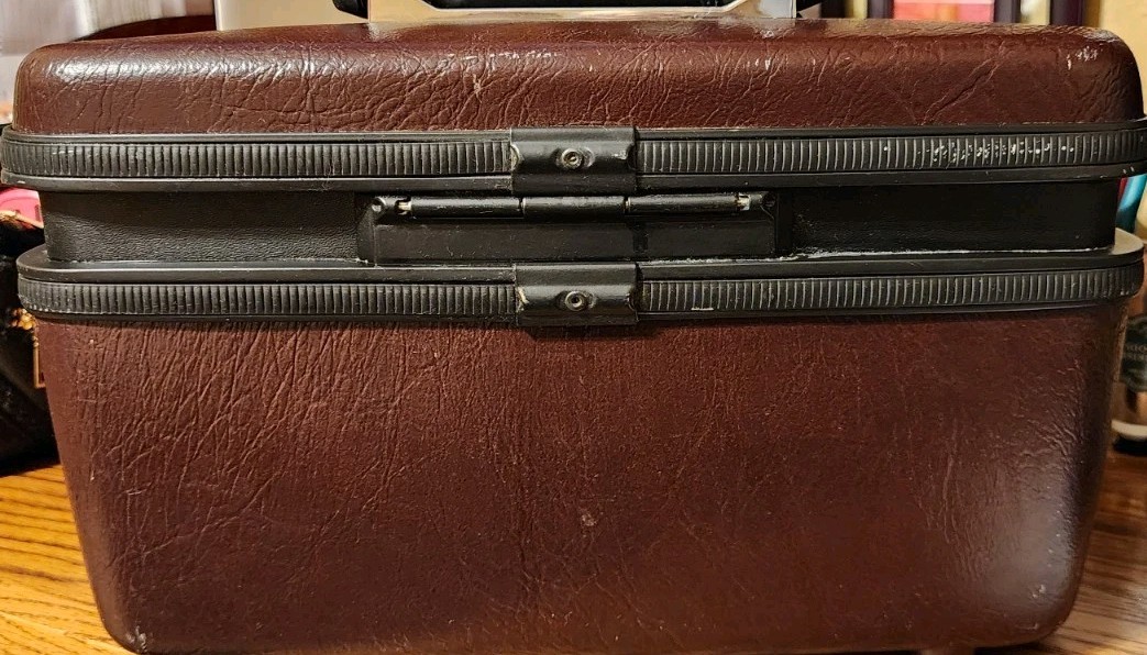 Samsonite Sentry II Train Case With Key & Working Locks Orig Organizer Drawer