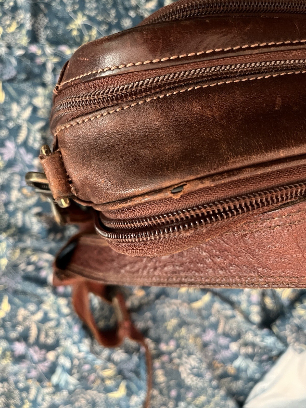 Hartmann Reserve Brown Leather Expandable Briefcase Messenger Bag