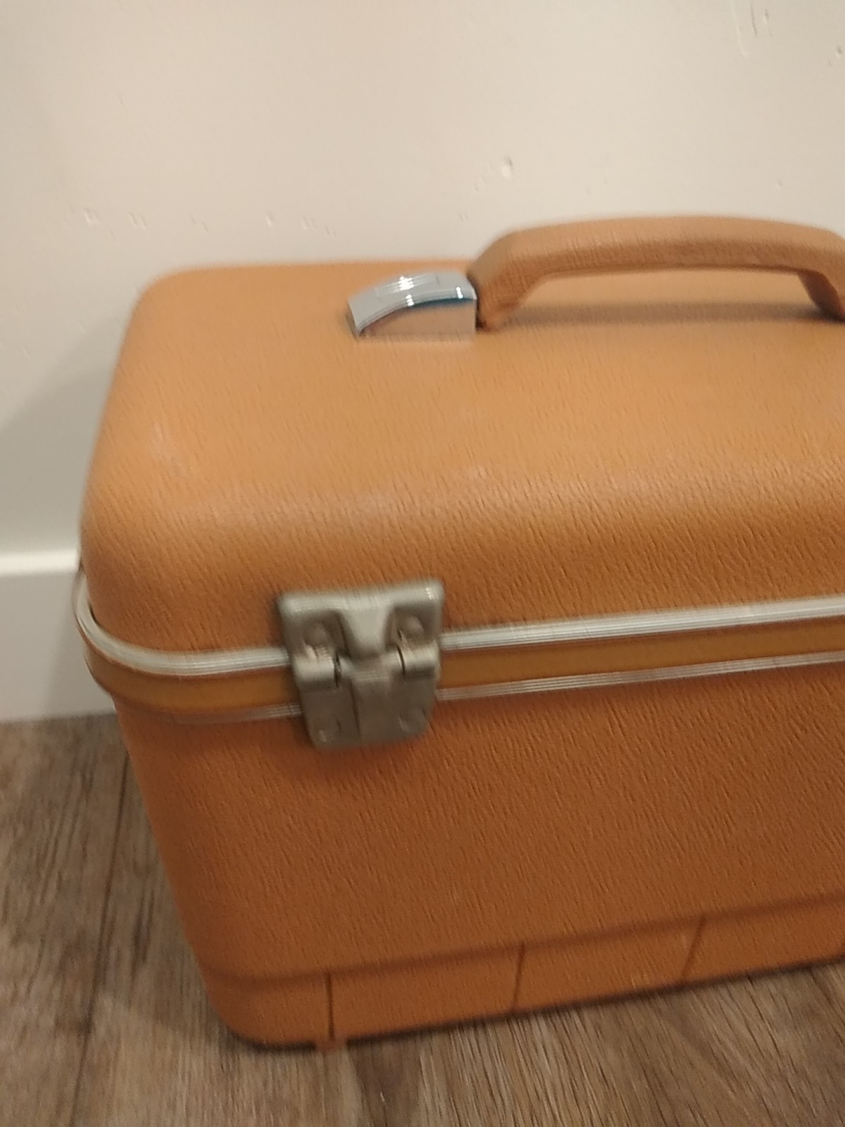 Sears Vintage Forecast Train Case Hard Shell Makeup Travel Case, Mirror, No Key