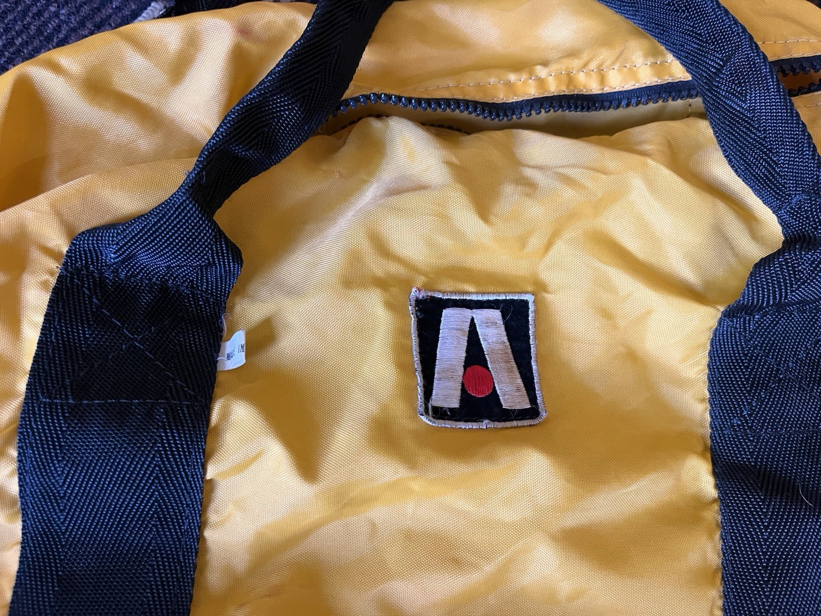 Vintage Academy Broadway Yellow / Gold Duffel Bag Gym 80’s RARE COLOR – 639