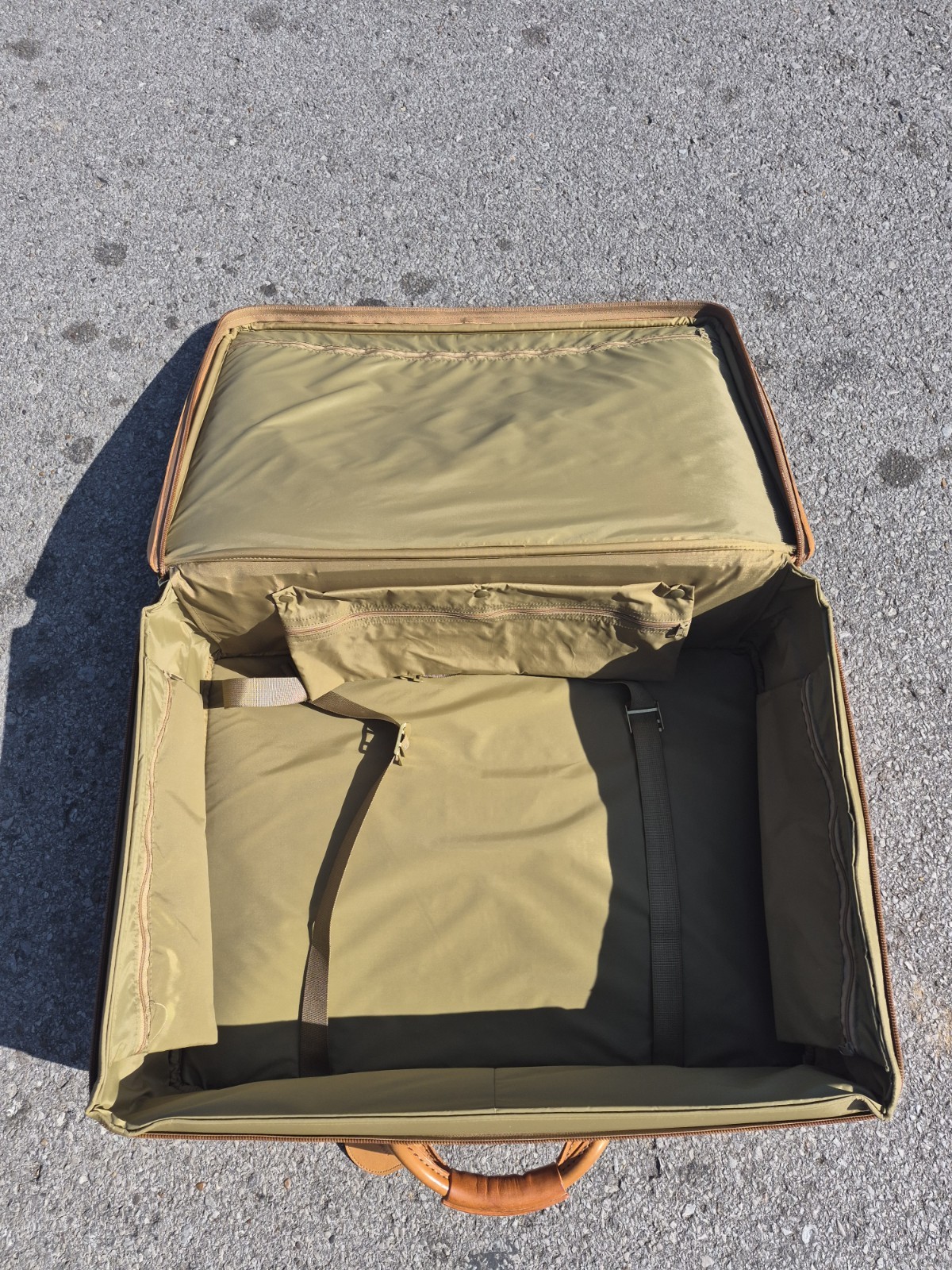 vintage hartmann leather luggage suitcase 24x18x8”