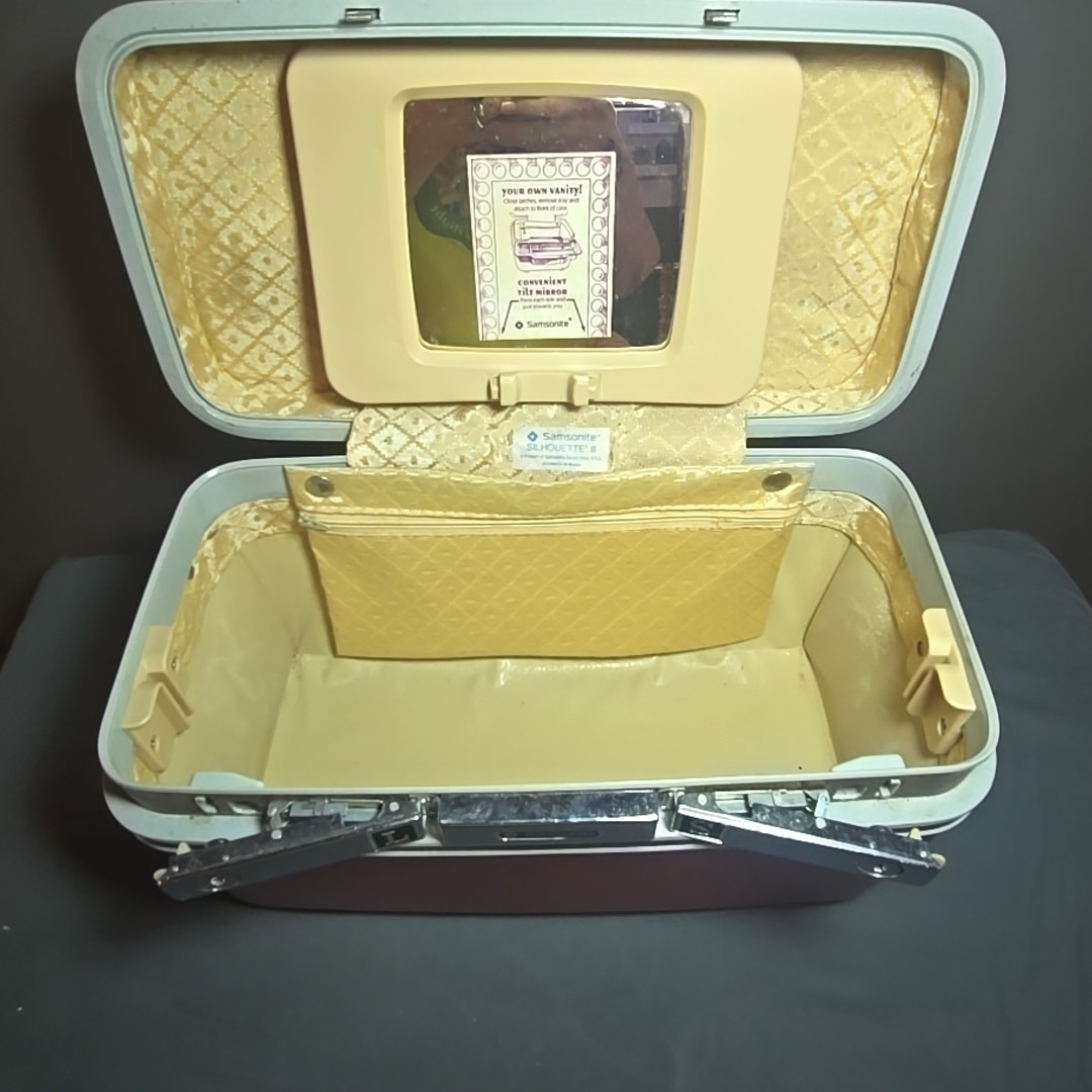Vintage Samsonite Silhouette II Train Case Makeup Hard Shell Maroon No Key/Tray