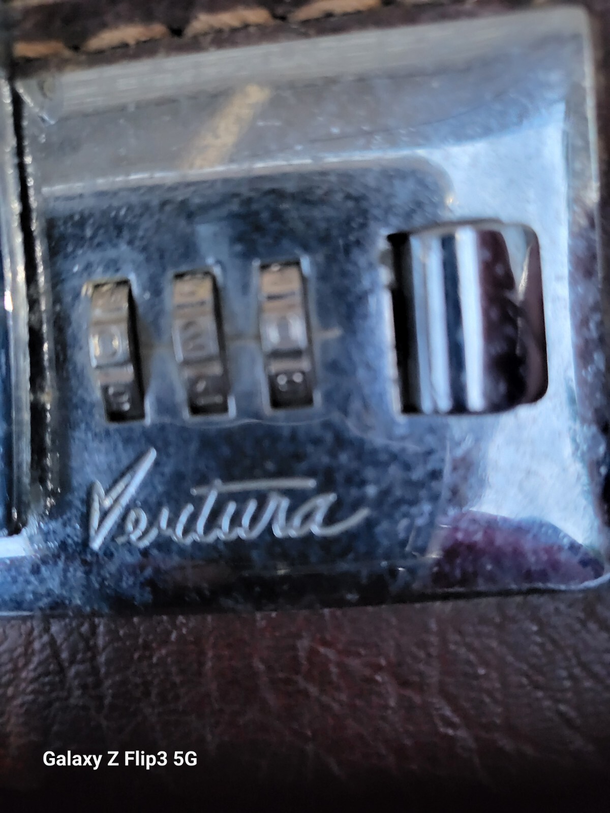 USA Ventura Vintage Suitcase Combination Lock Black leather 26 x 20 x 9.5 11 lbs