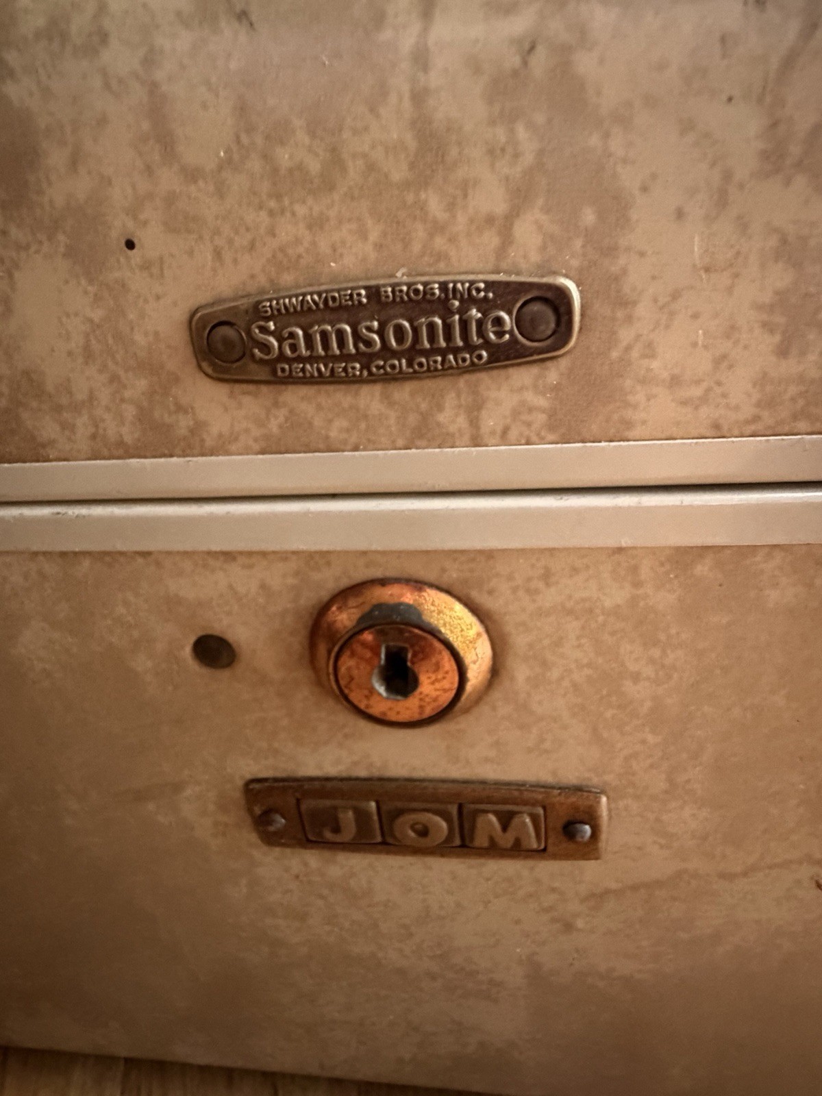Samsonite Vintage 1950s Beige Vinyl Hard Vanity Case Locking Extra Compartments